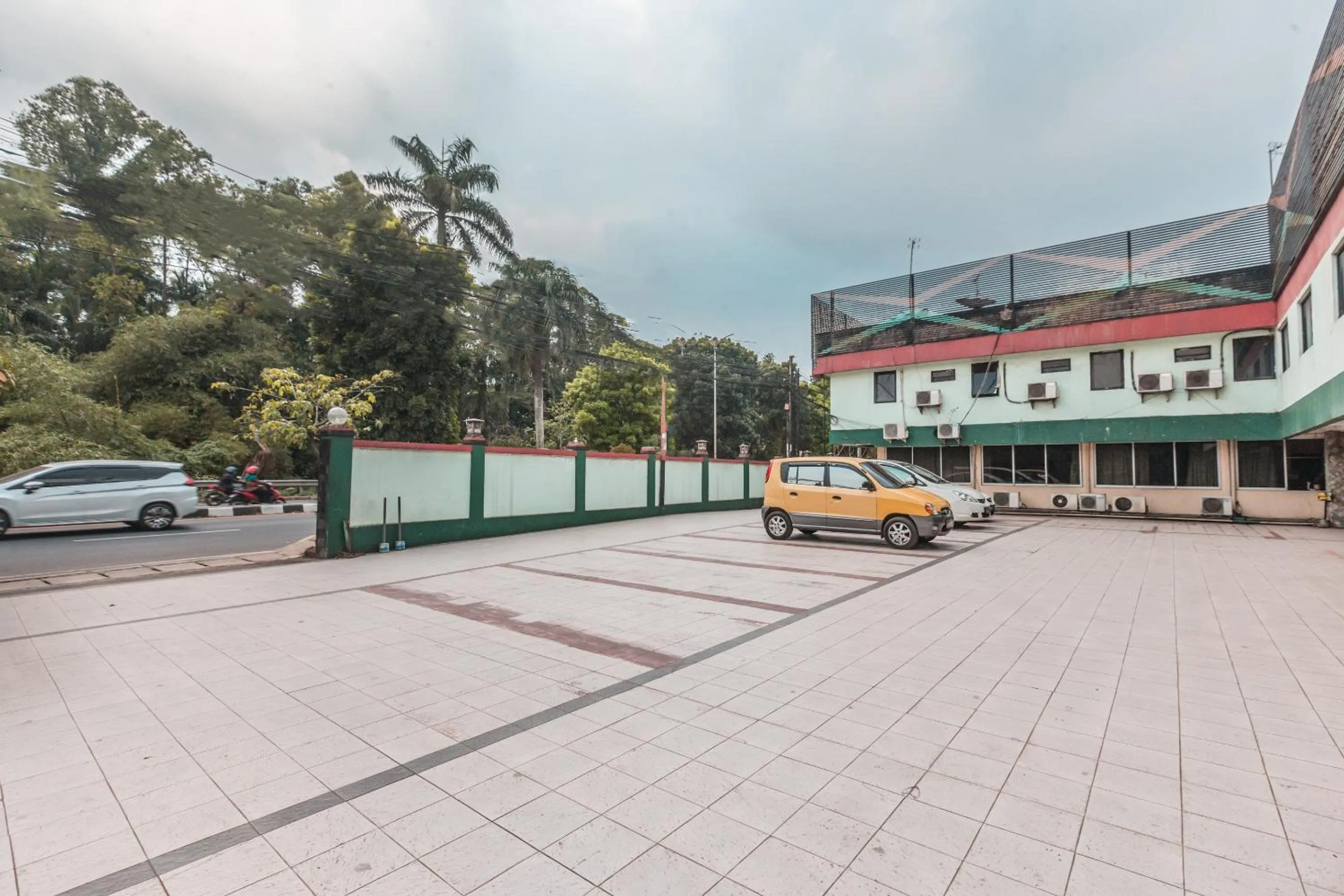 On site in OYO 94759 Hotel Taman Cibinong