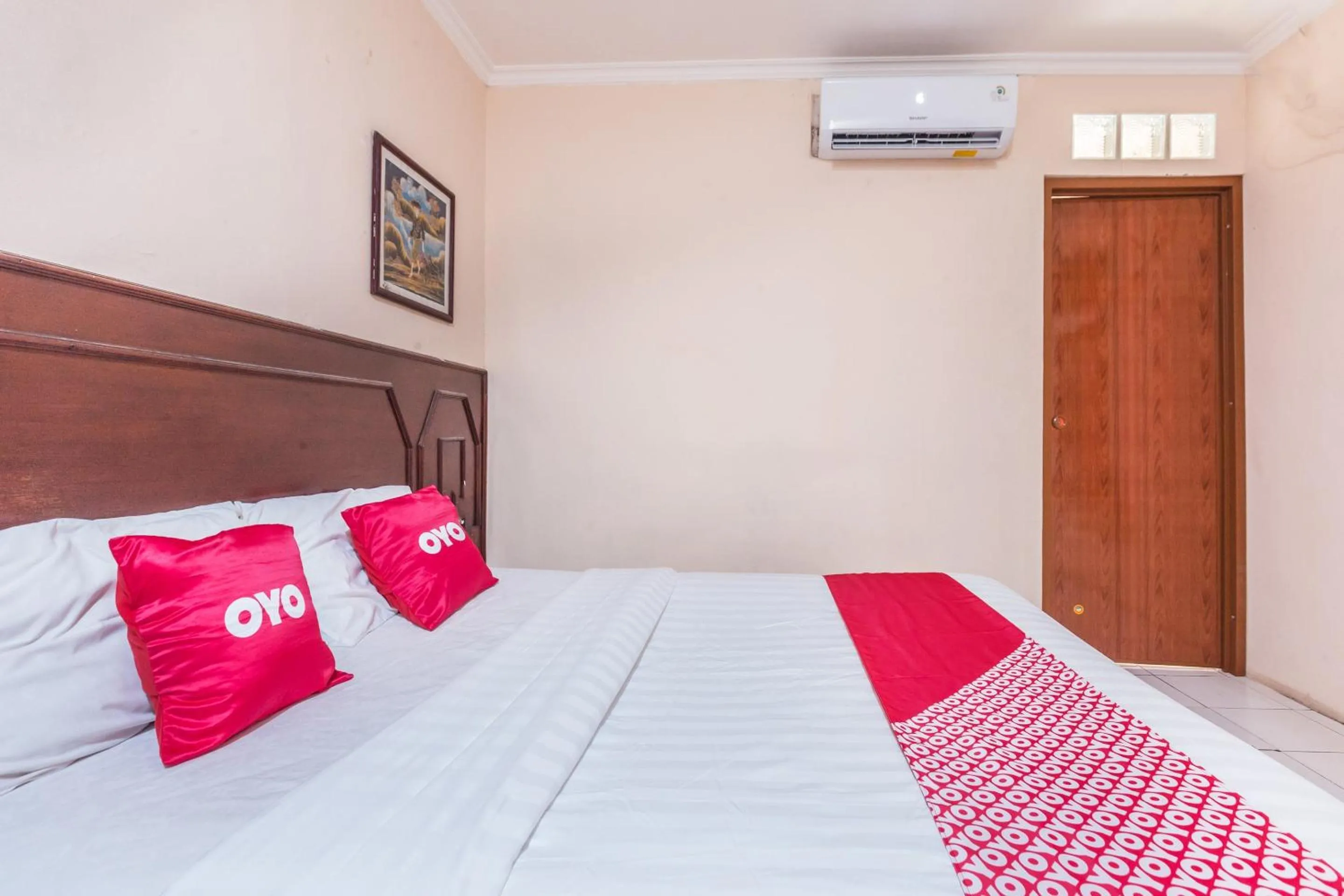 Bedroom, Bed in OYO 94759 Hotel Taman Cibinong