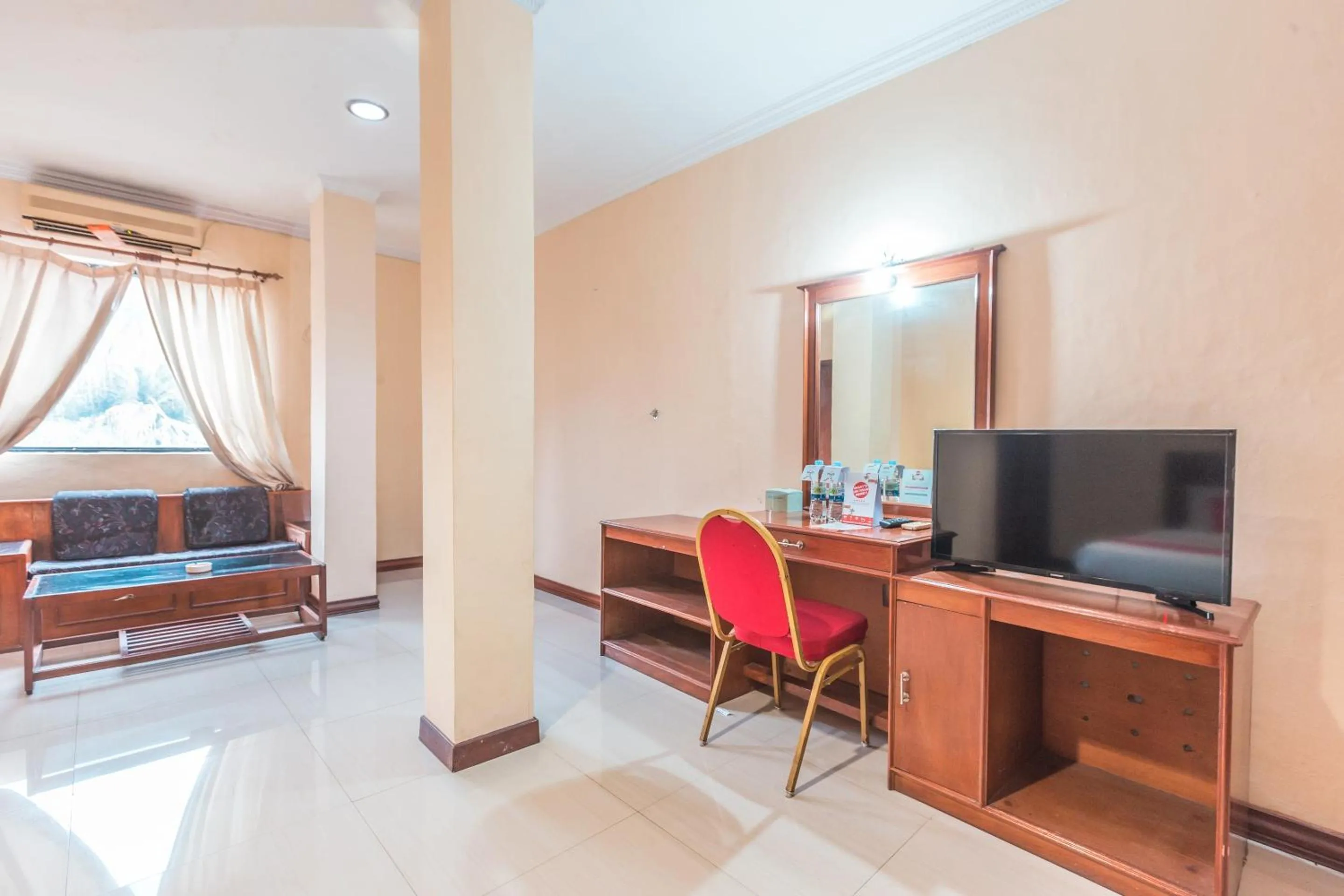 Bedroom in OYO 94759 Hotel Taman Cibinong