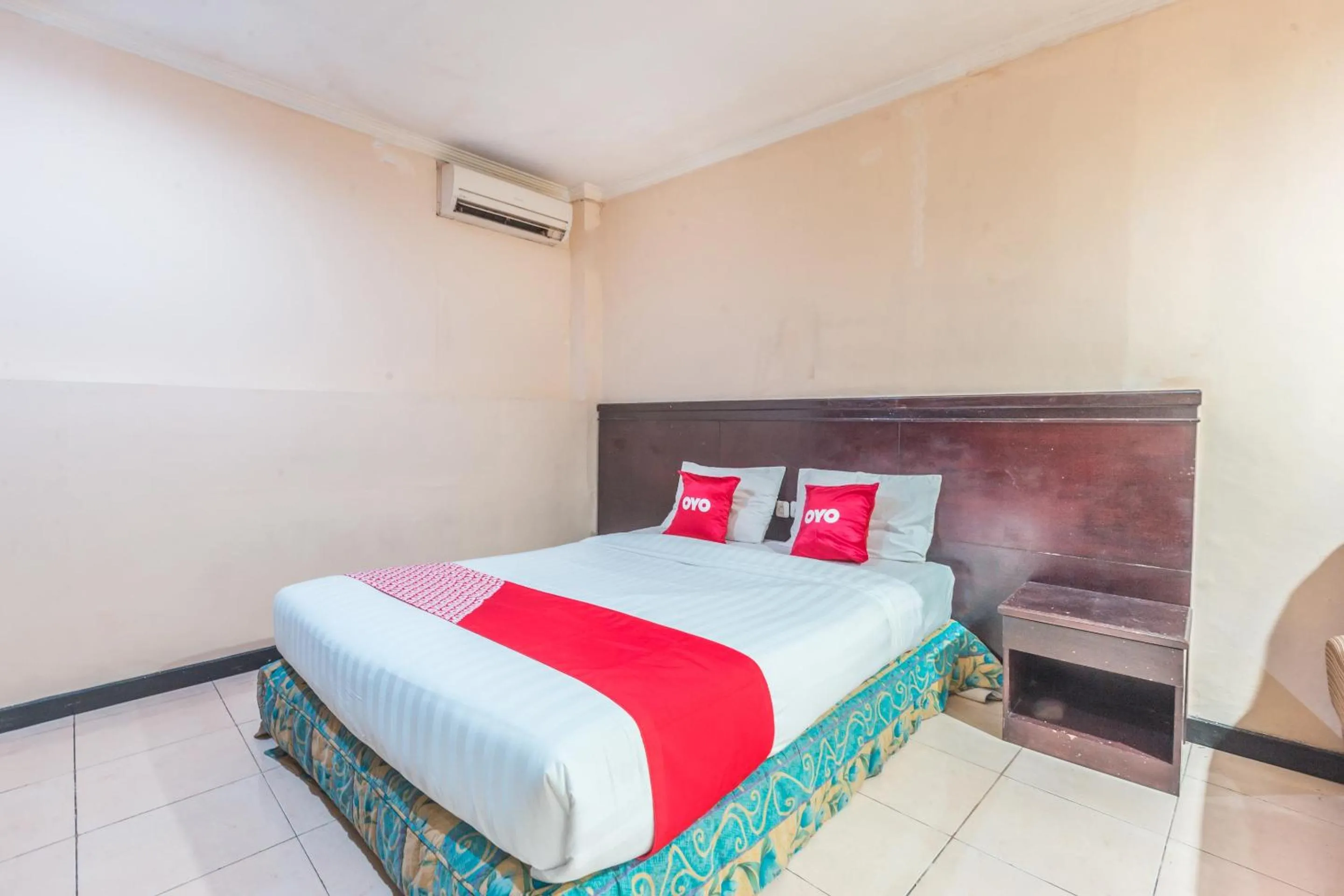Bedroom, Bed in OYO 94759 Hotel Taman Cibinong