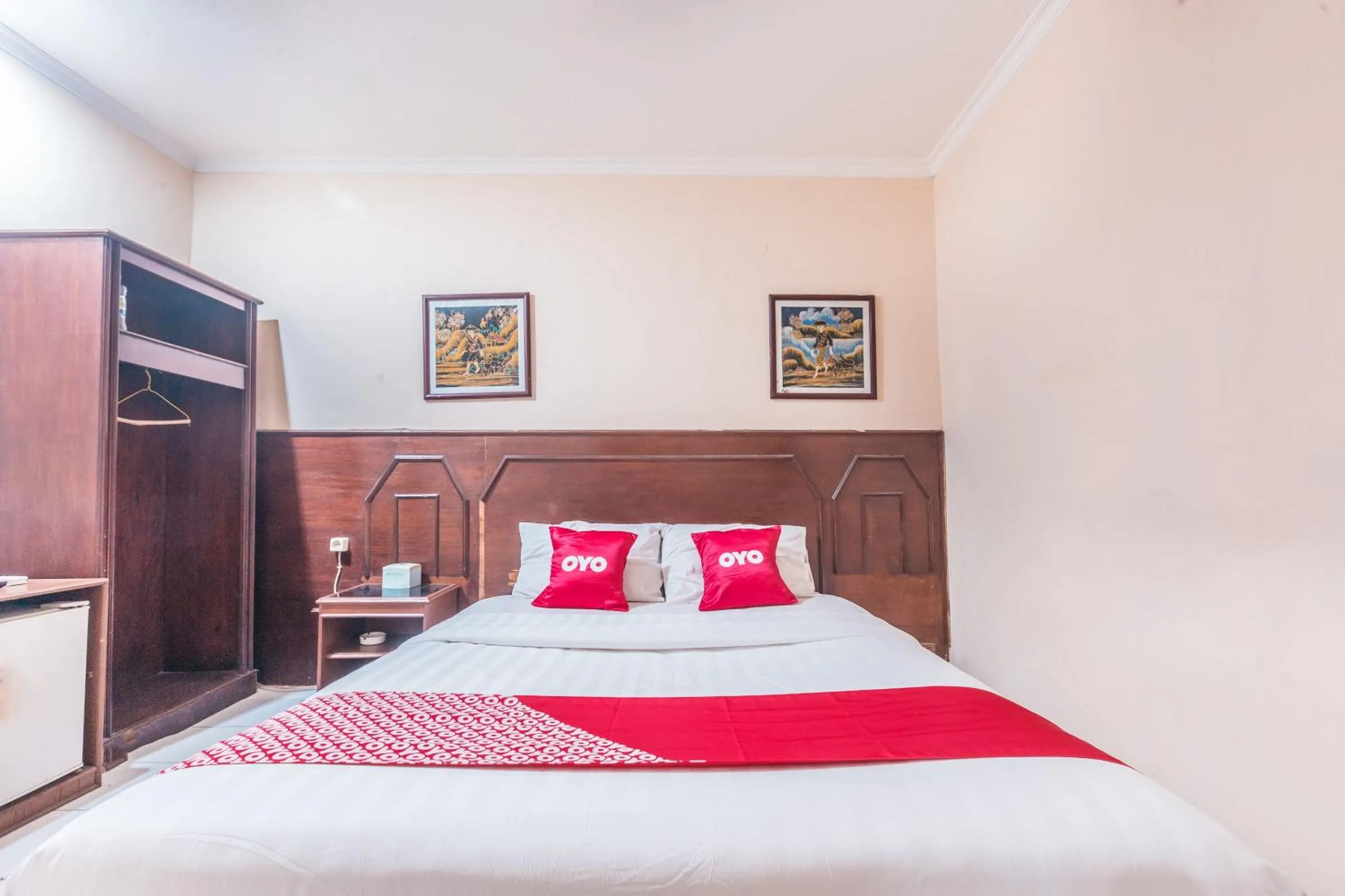 Bedroom, Bed in OYO 94759 Hotel Taman Cibinong