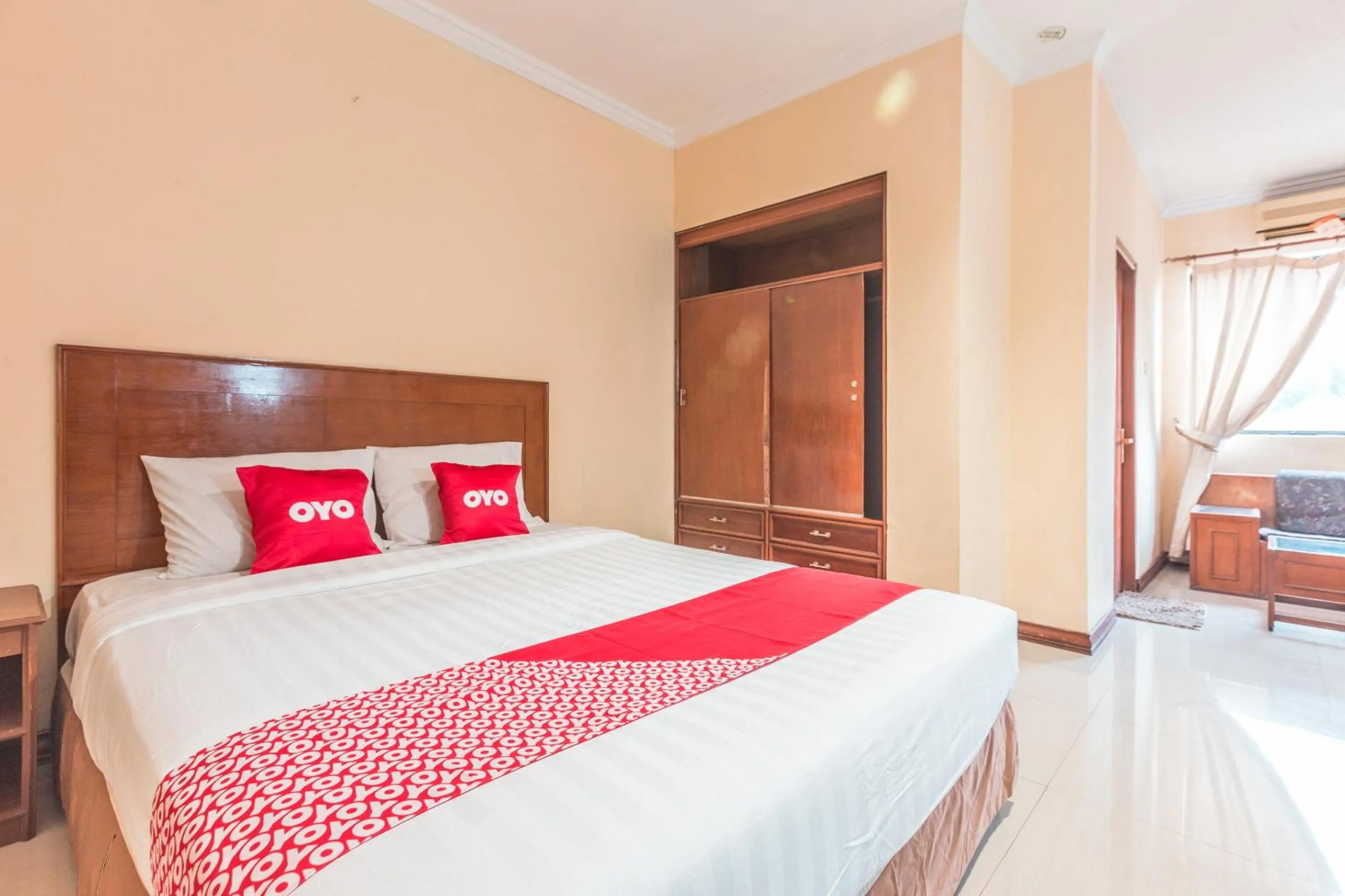 Bedroom, Bed in OYO 94759 Hotel Taman Cibinong