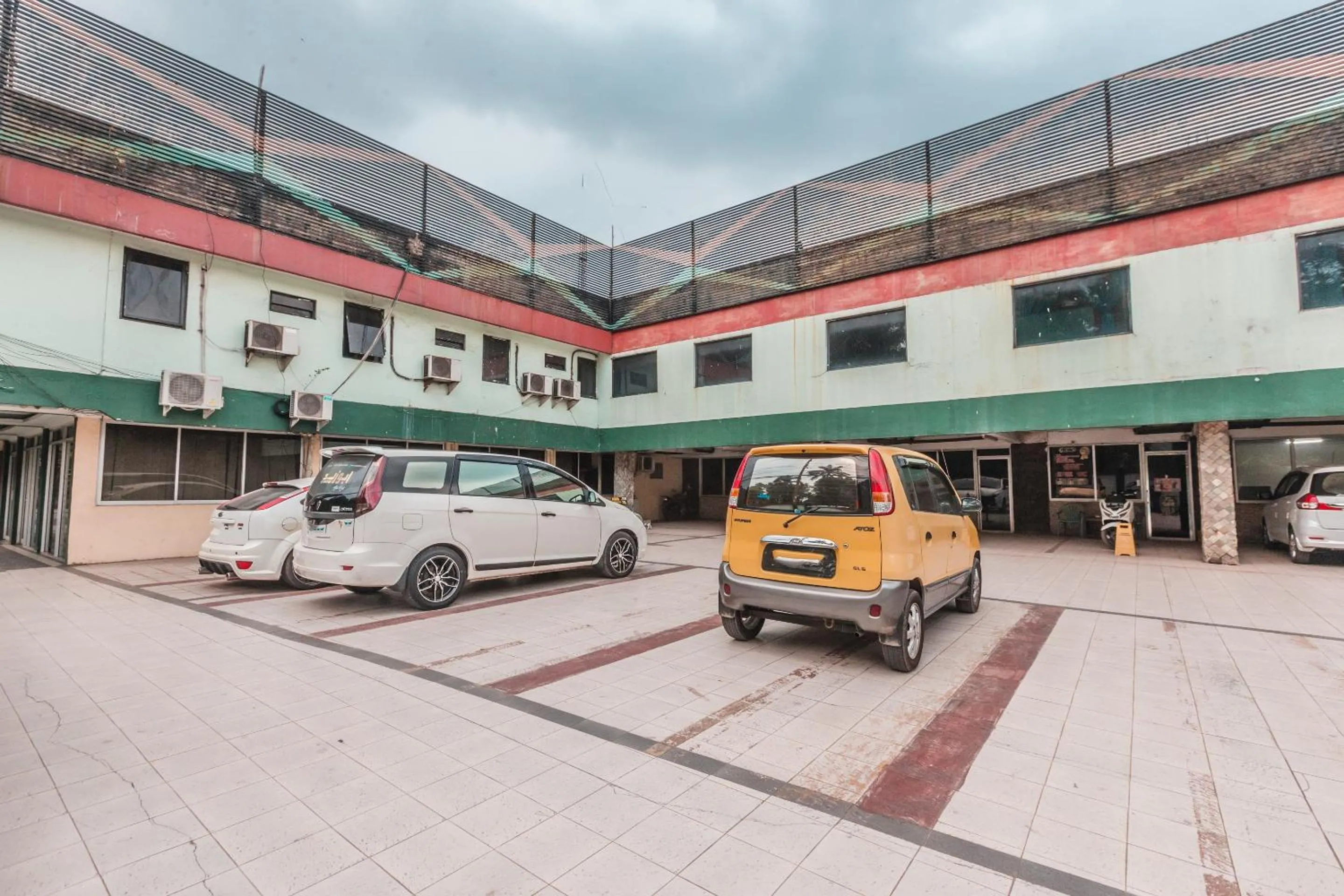 On site in OYO 94759 Hotel Taman Cibinong