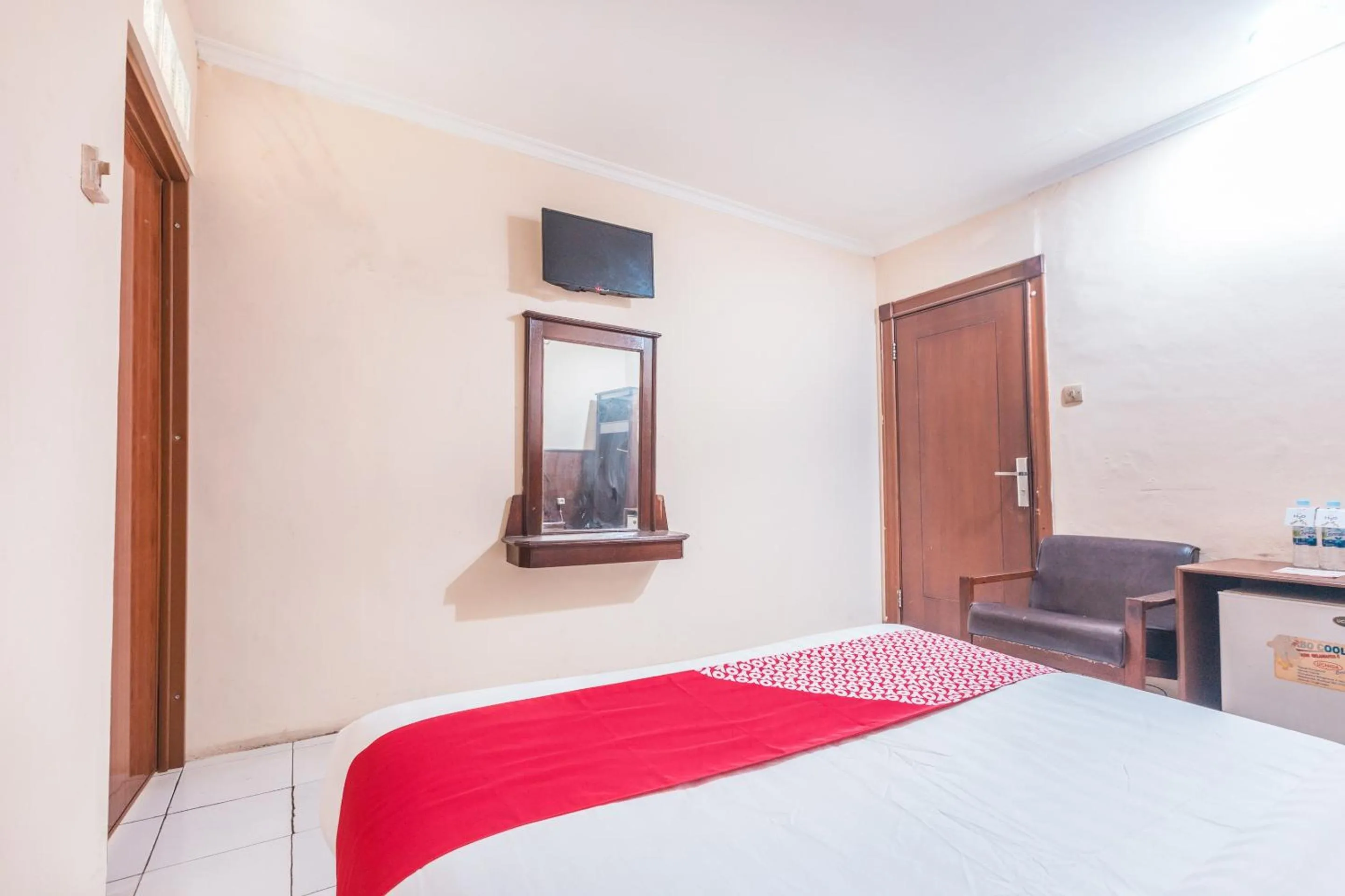 Bedroom, Bed in OYO 94759 Hotel Taman Cibinong