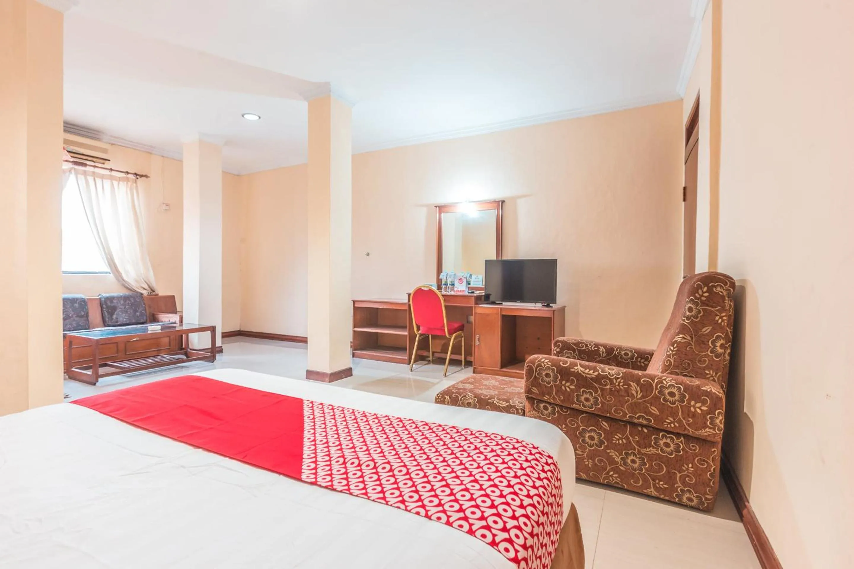 Bedroom, Bed in OYO 94759 Hotel Taman Cibinong