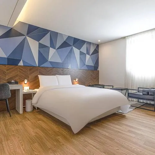 Hotel Circle Yonghyeon