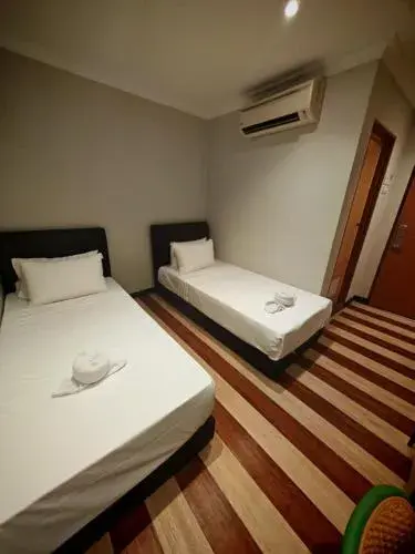 Standard Twin Room in Swing & Pillows - Dataran Nilai Standard Twin Room in Swing & Pillows - Dataran Nilai