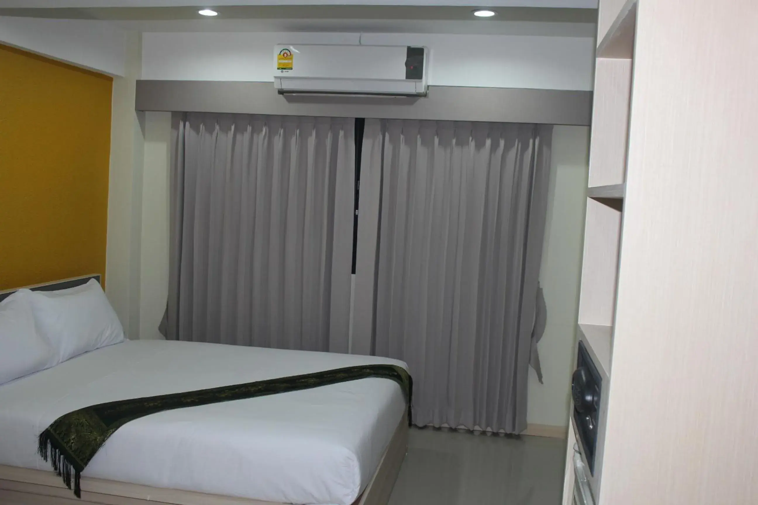 Photo of the whole room, Bed in La Porte Hotel Bangkok Photo of the whole room, Bed in La Porte Hotel Bangkok