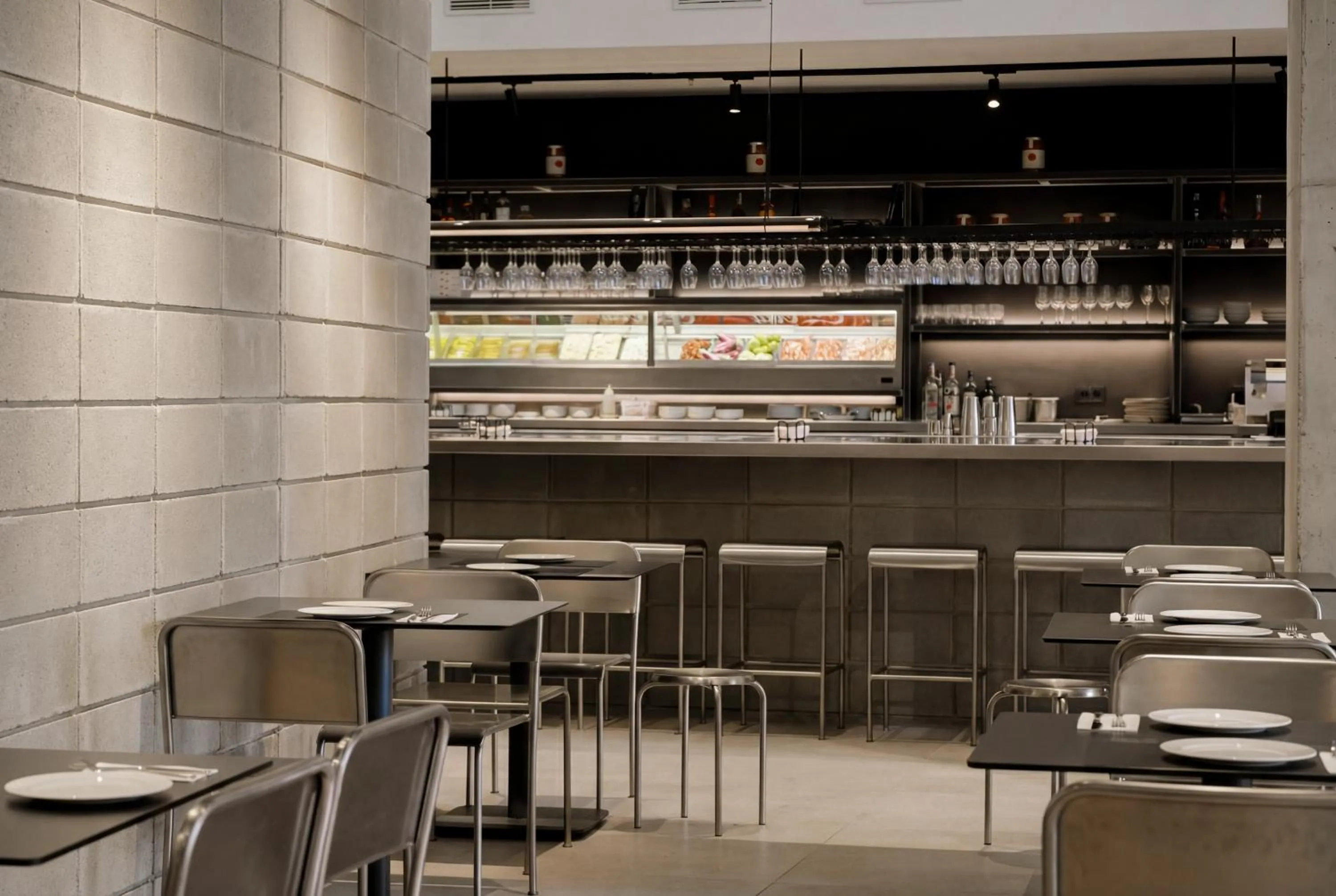 Restaurant/places to eat in Kora Lluna
