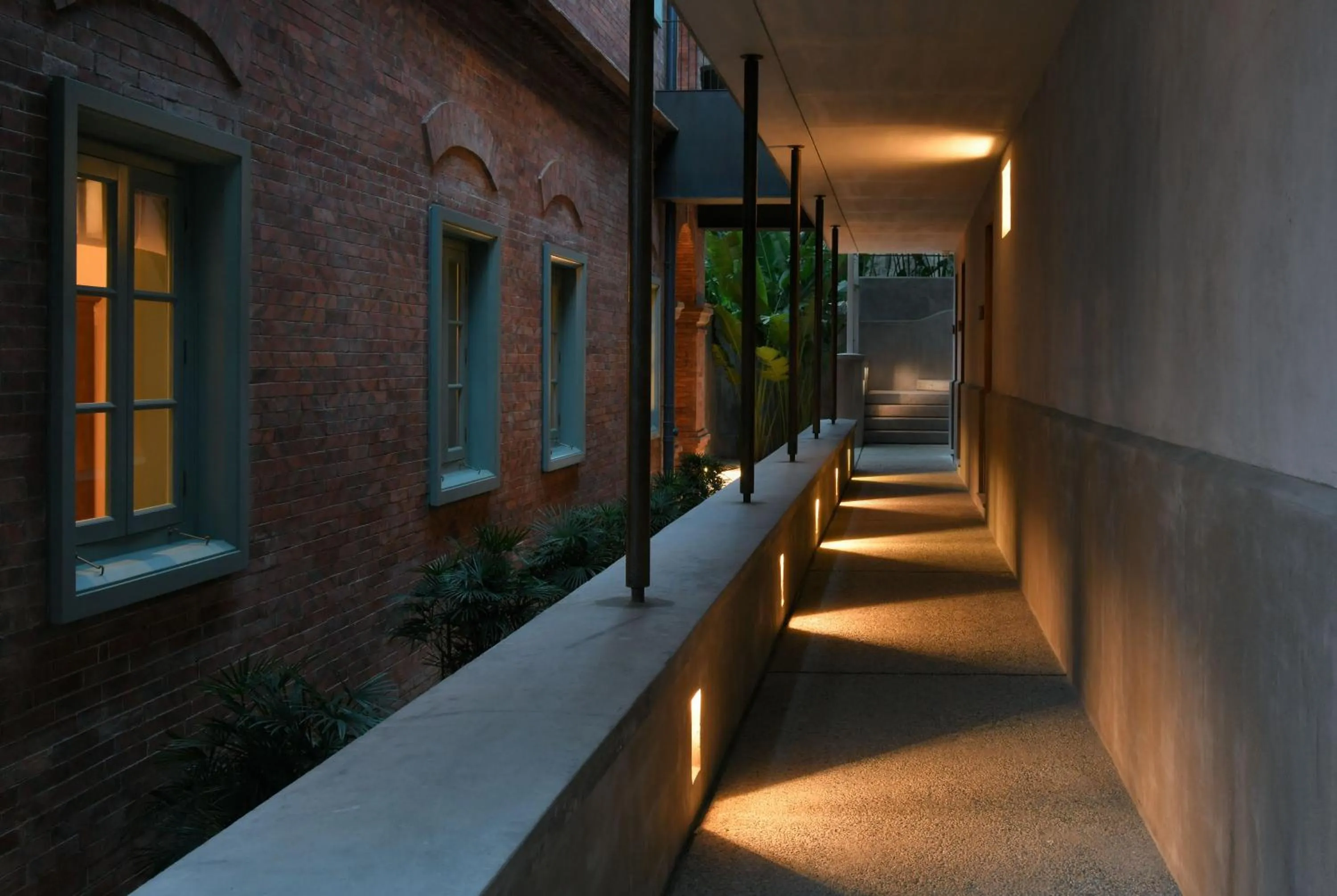 Night in LeeManorHotle