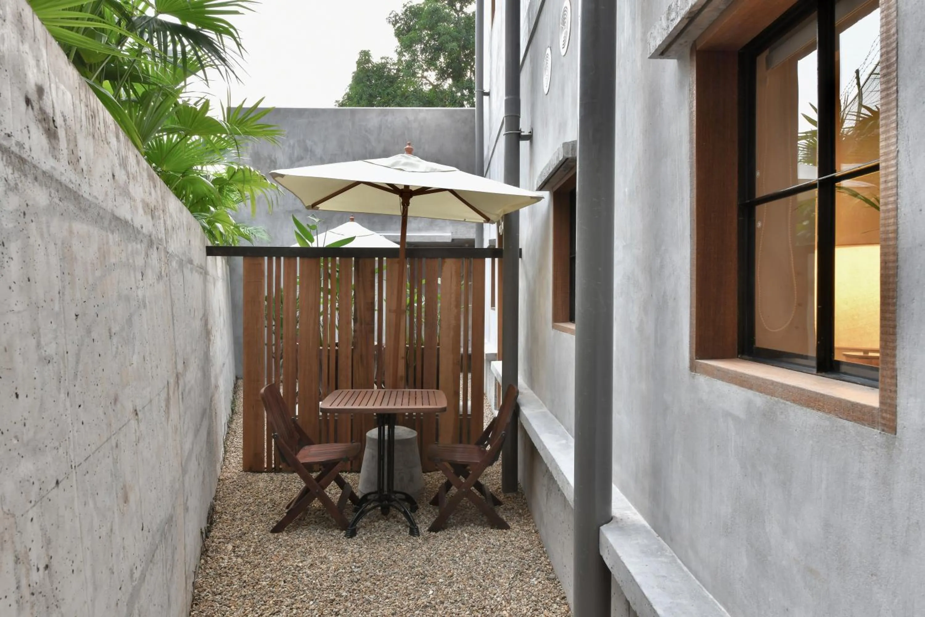 Property building in LeeManorHotle