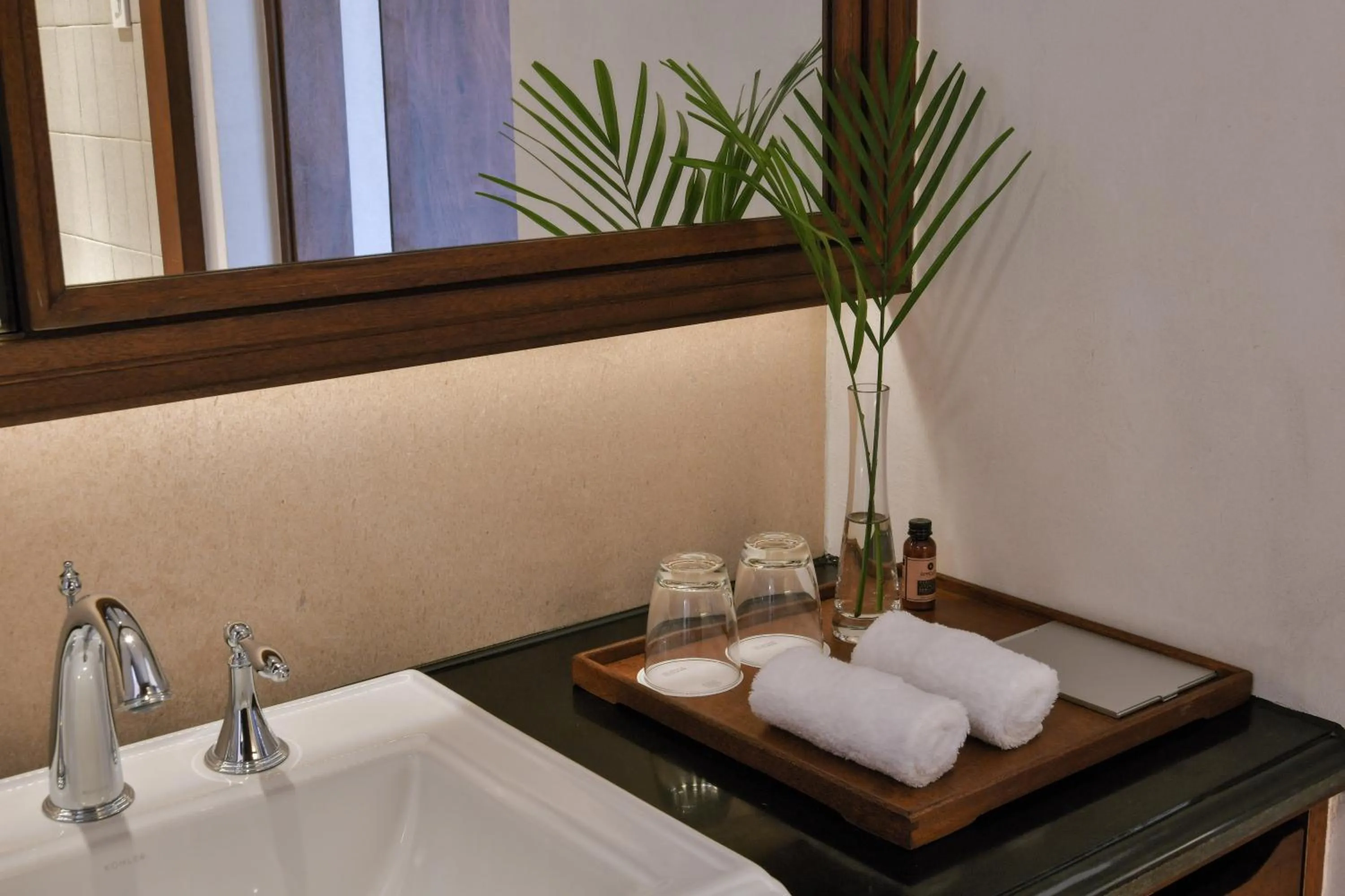 towels in LeeManorHotle