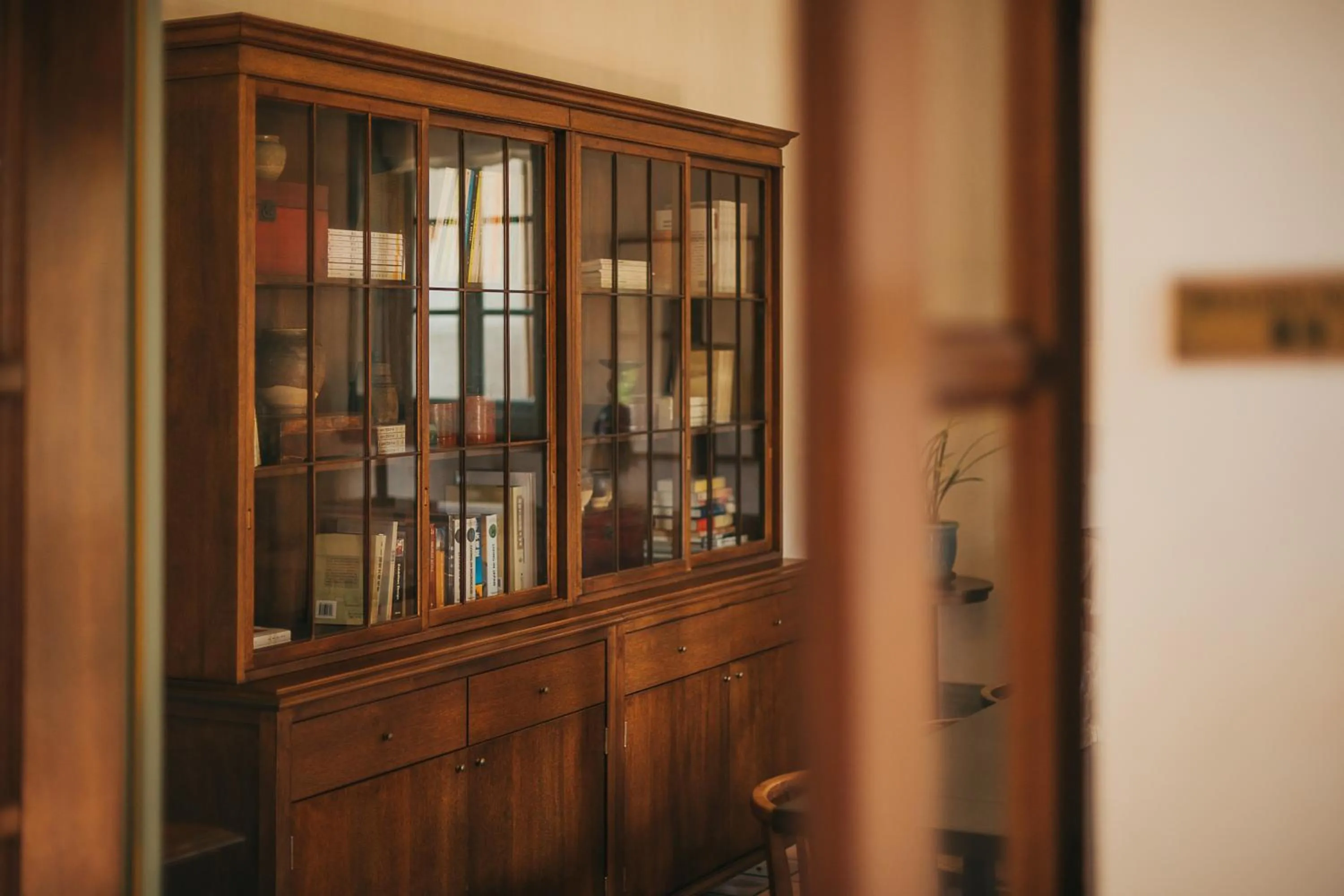 Library in LeeManorHotle