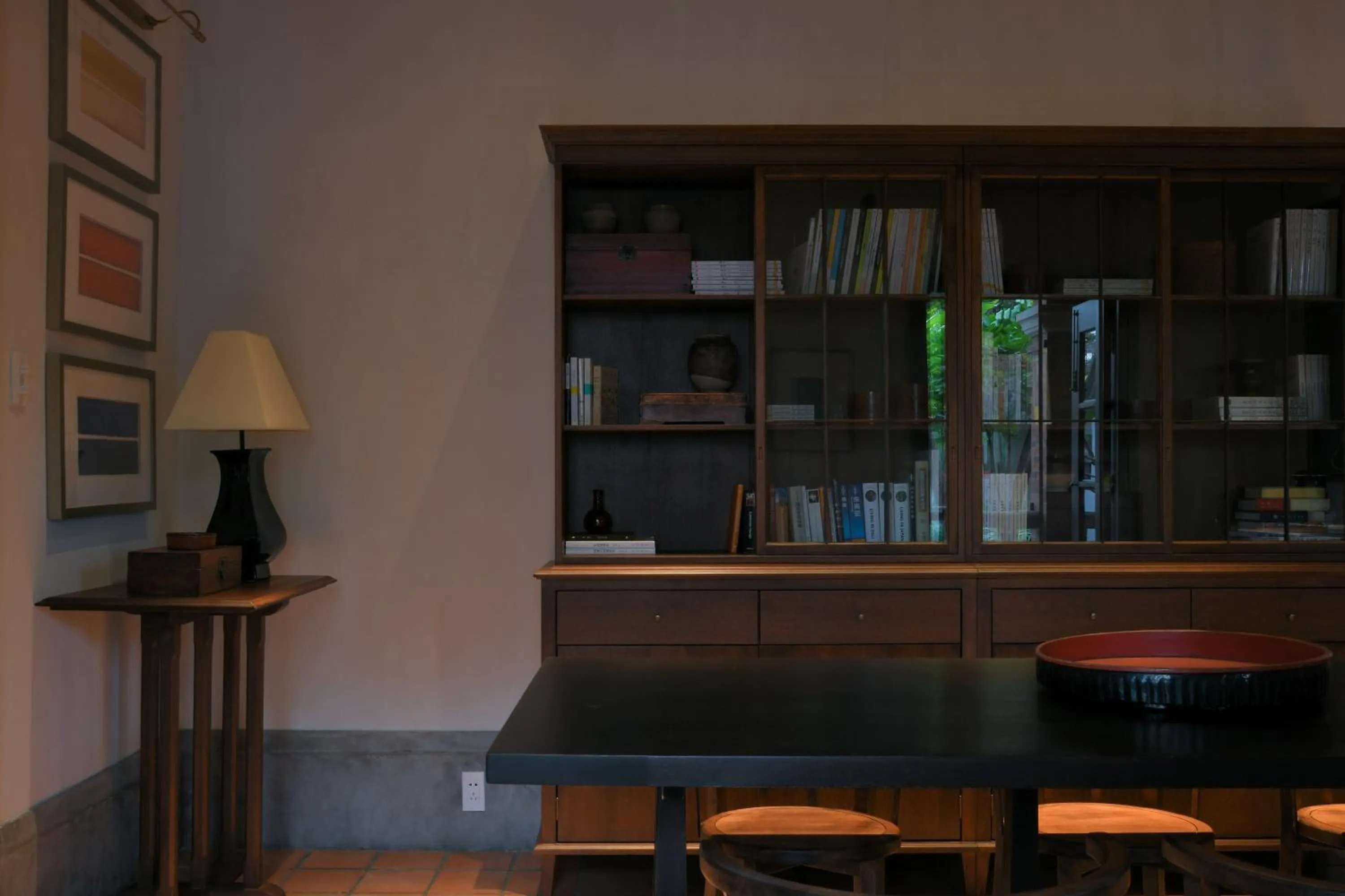 Library in LeeManorHotle