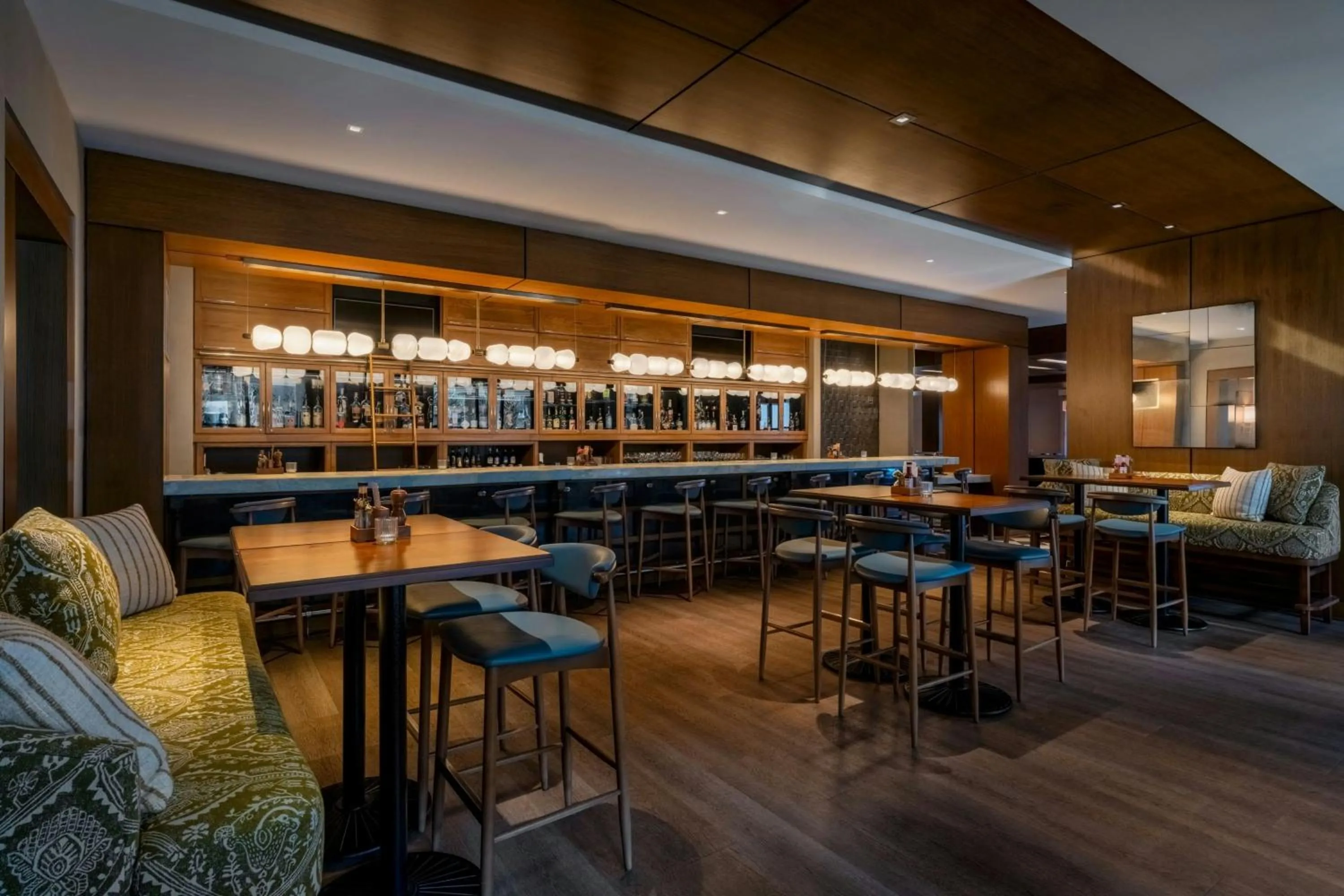 Lounge or bar in The Westin Jekyll Island Beach Resort