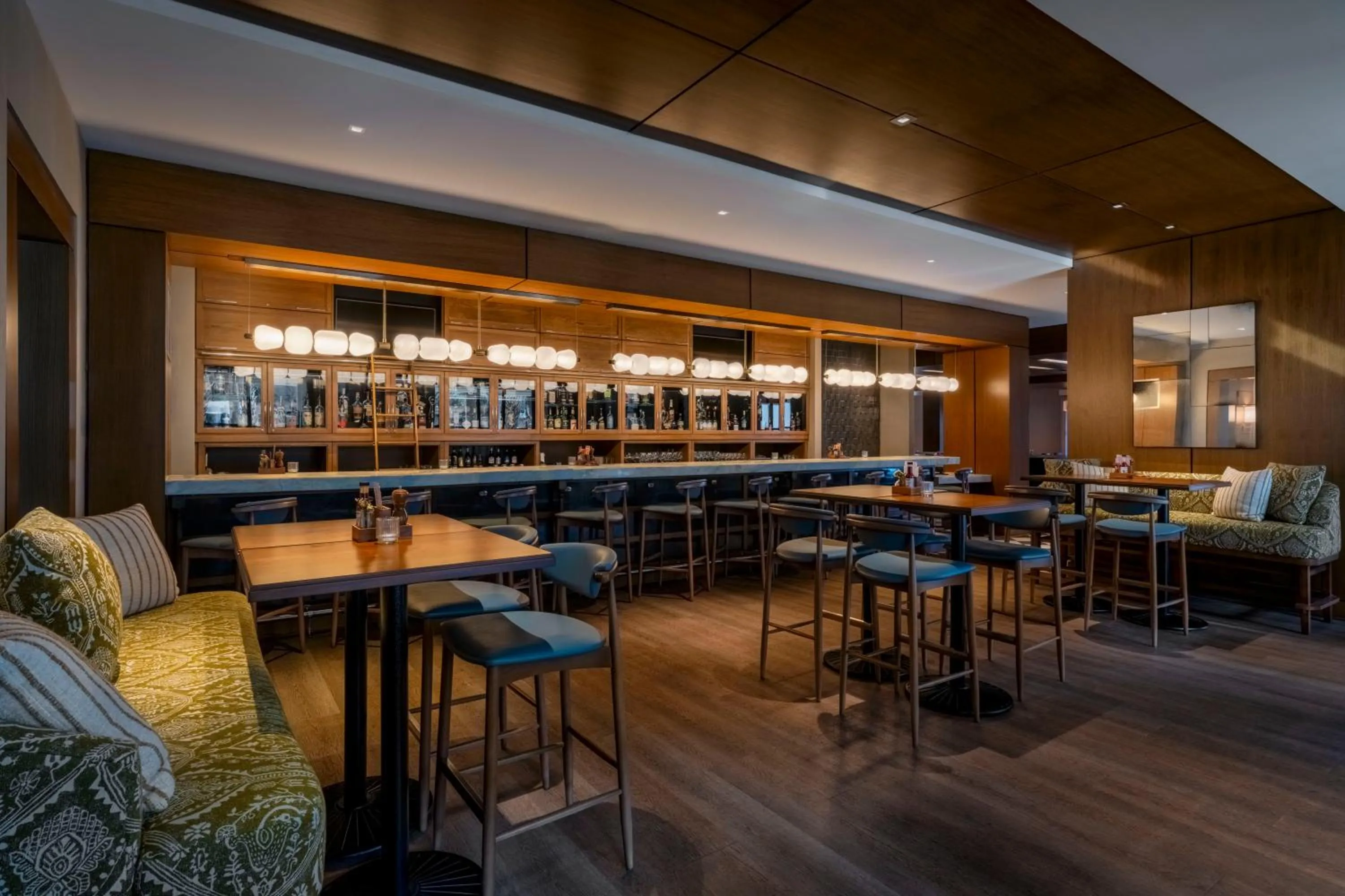 Lounge or bar in The Westin Jekyll Island Beach Resort