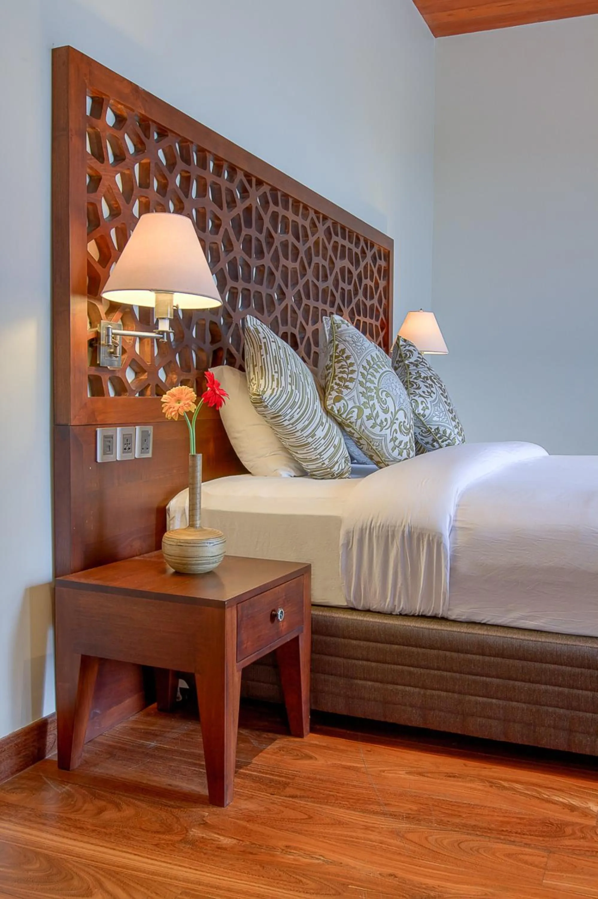 Bed in Tea Plant Nuwara Eliya