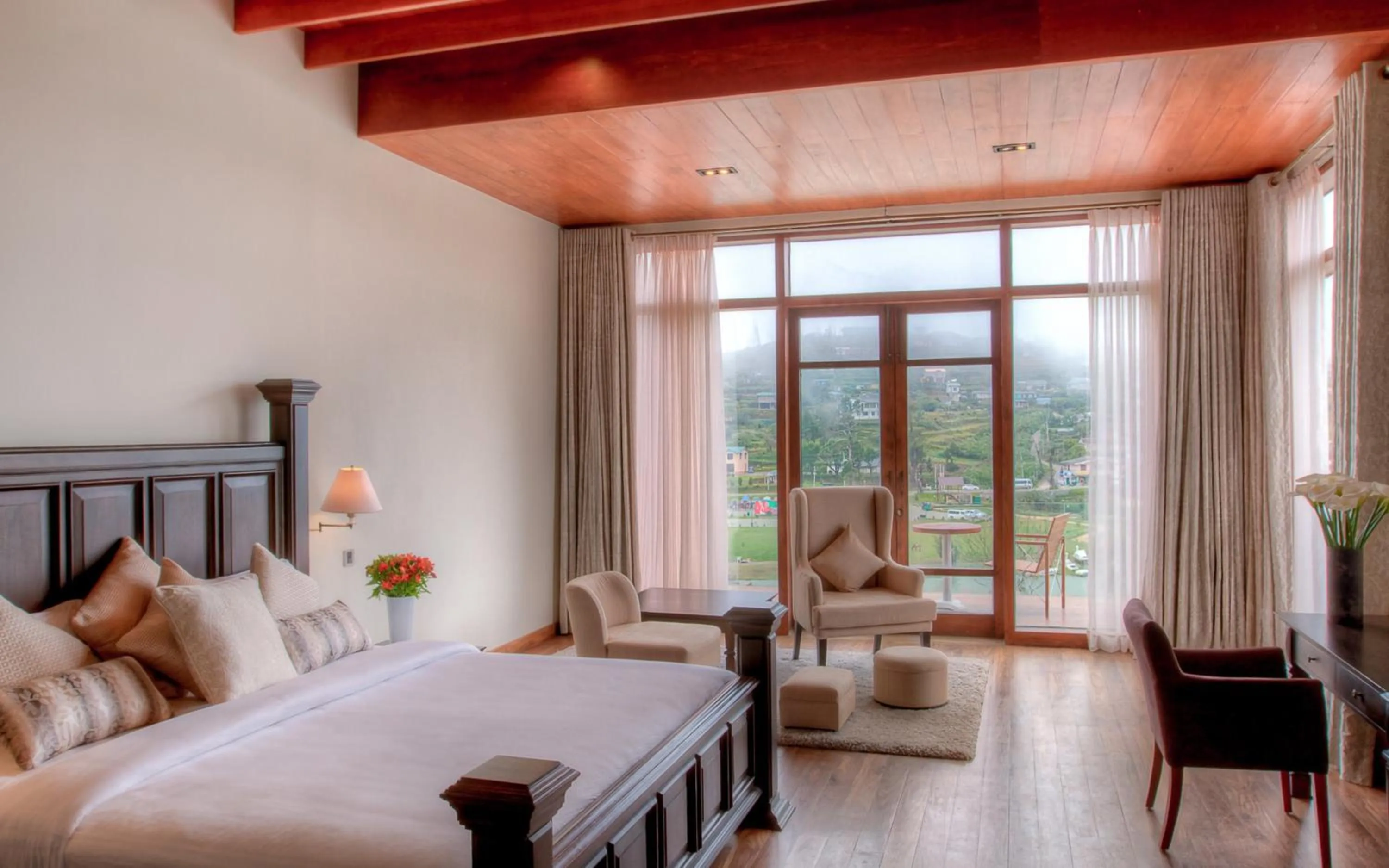 Photo of the whole room, Bed in Tea Plant Nuwara Eliya