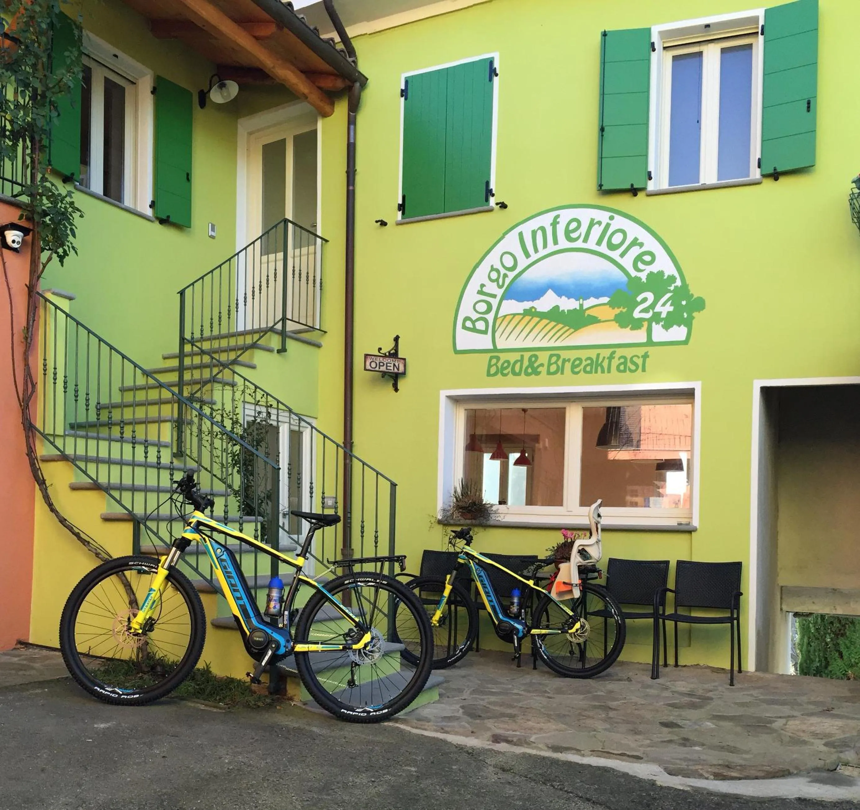 Facade/entrance in Borgo Inferiore 24