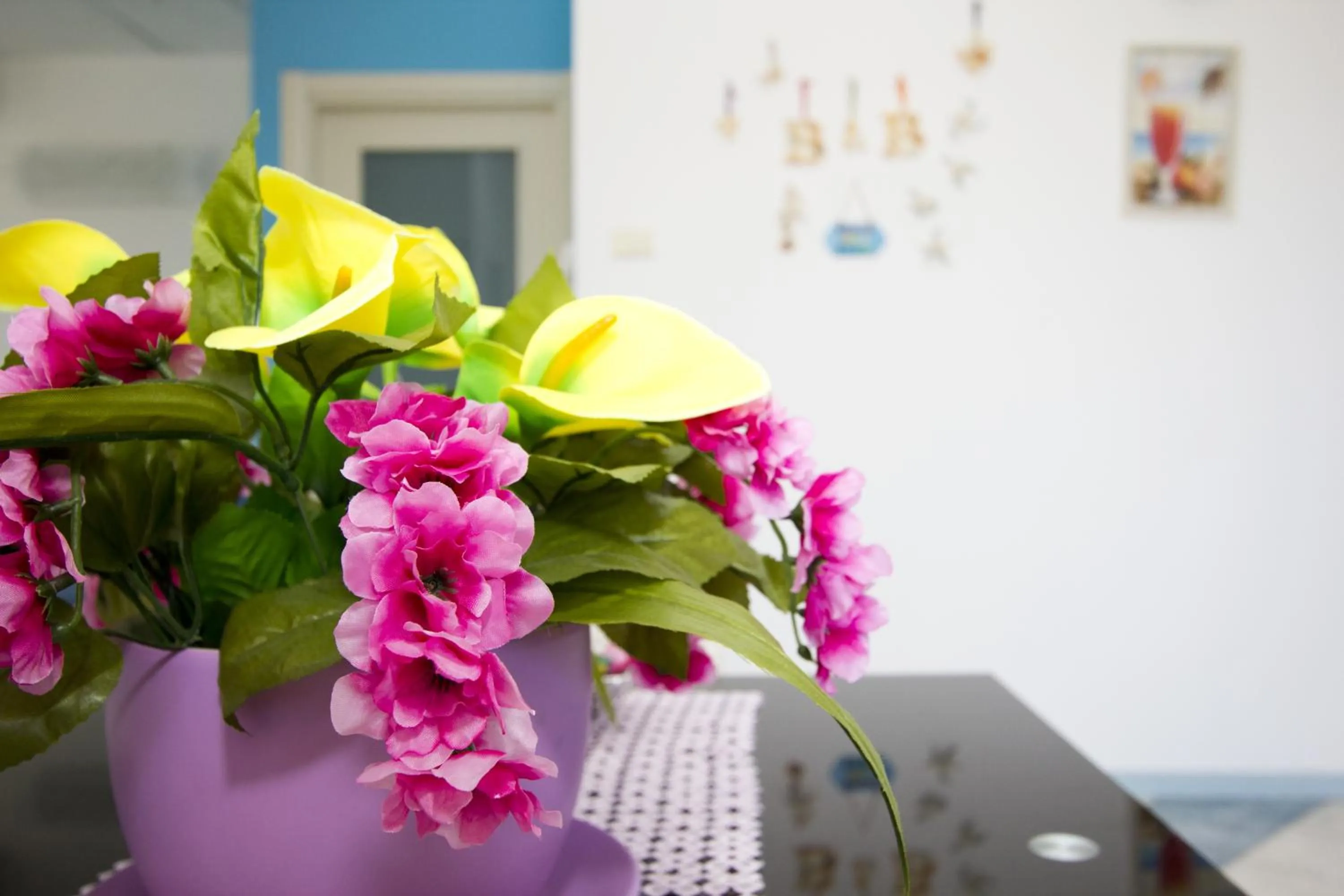 Communal lounge/ TV room in Valle dell'Eden