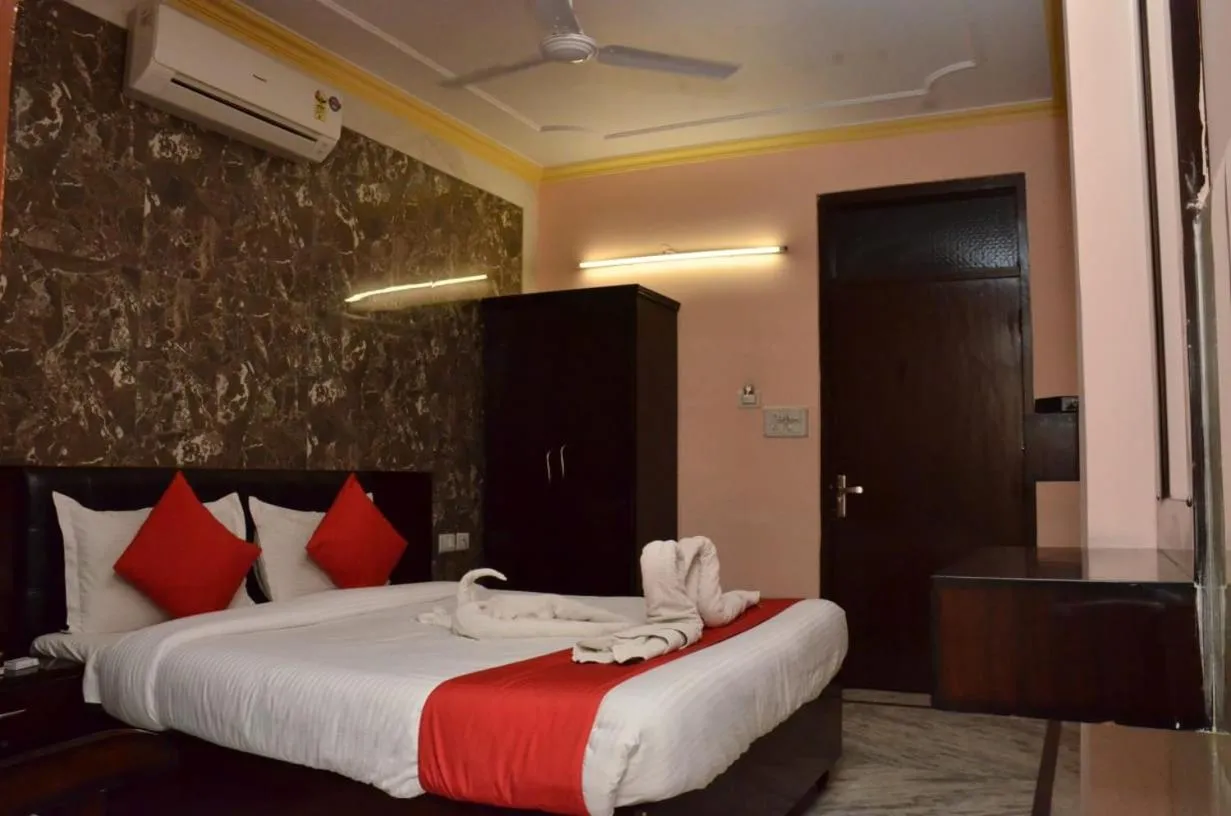 Hotel Grand Akshay &Bar