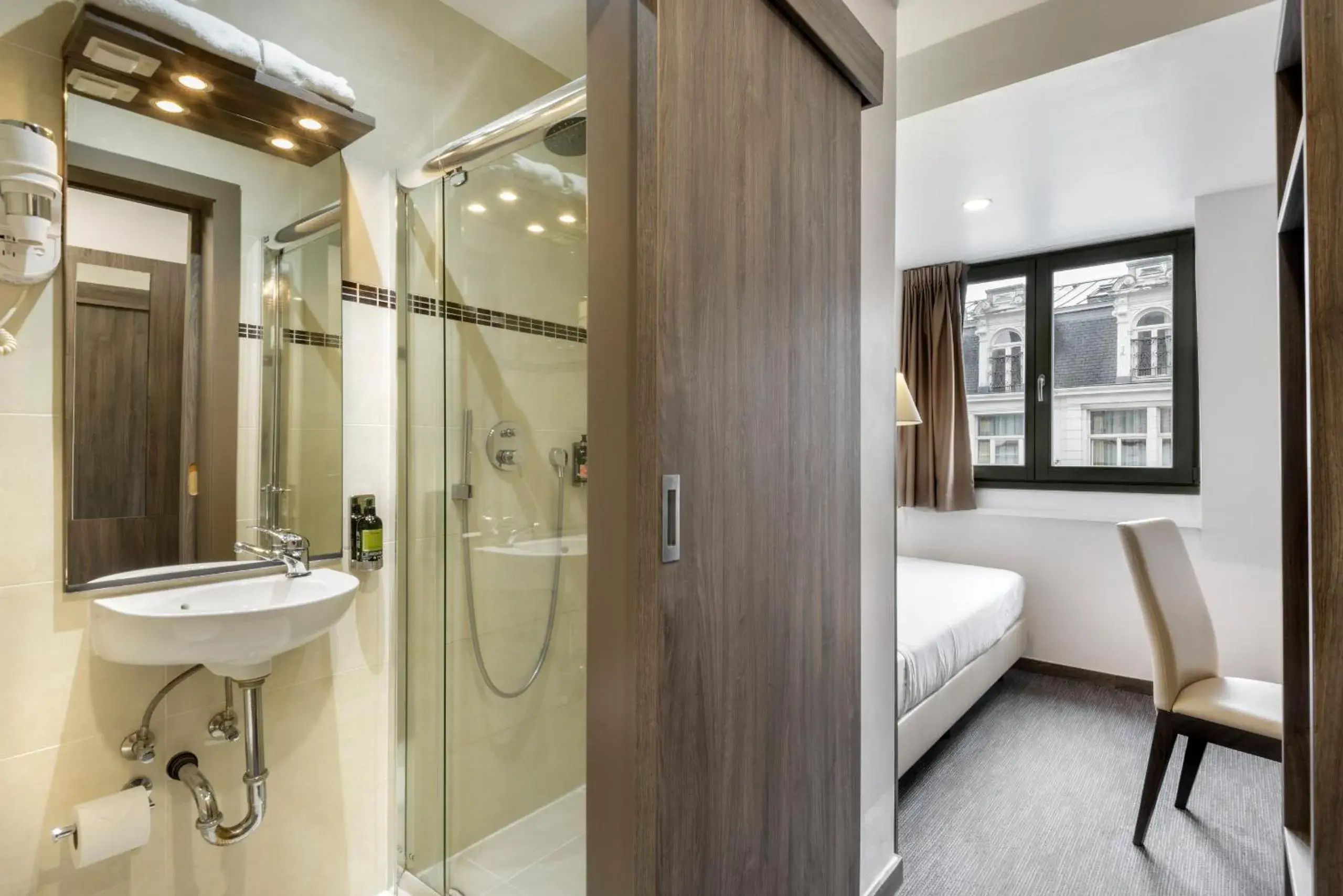 Bedroom, Bed in Dansaert Hotel Bedroom, Bed in Dansaert Hotel