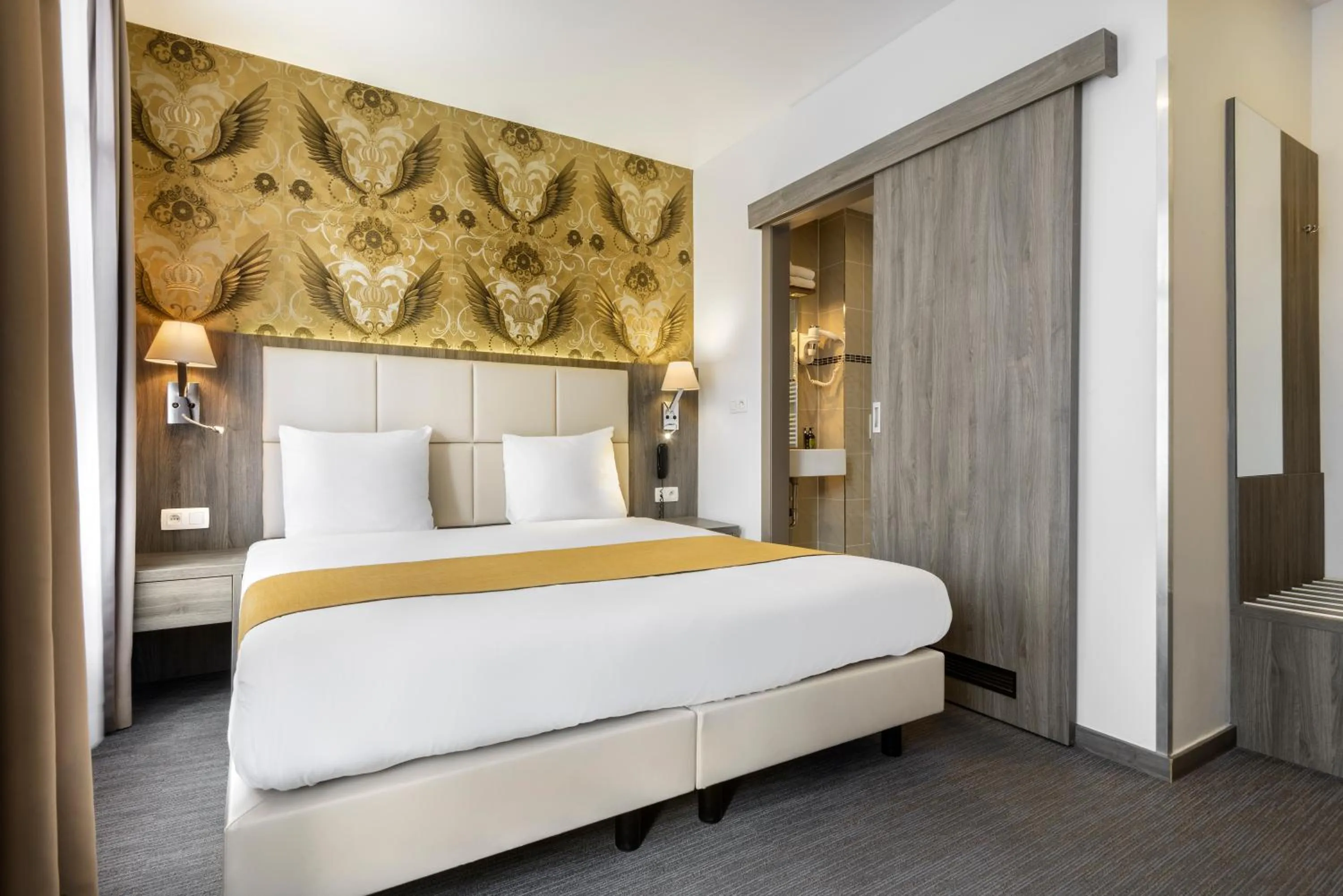 Bedroom, Bed in Dansaert Hotel