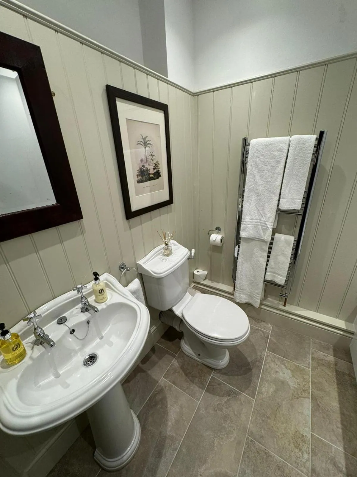 Bathroom in Woolpack Inn