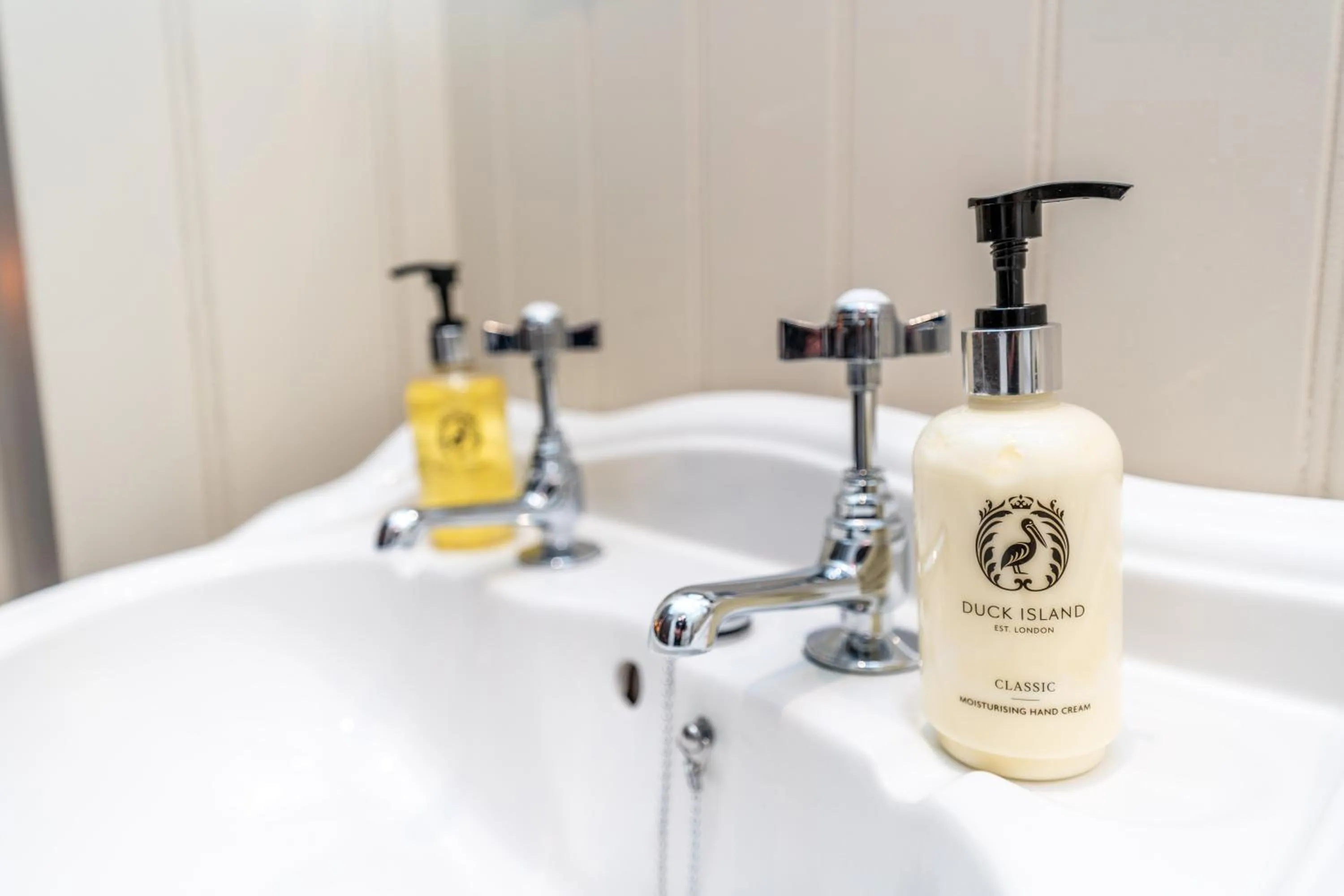 Bathroom in Woolpack Inn