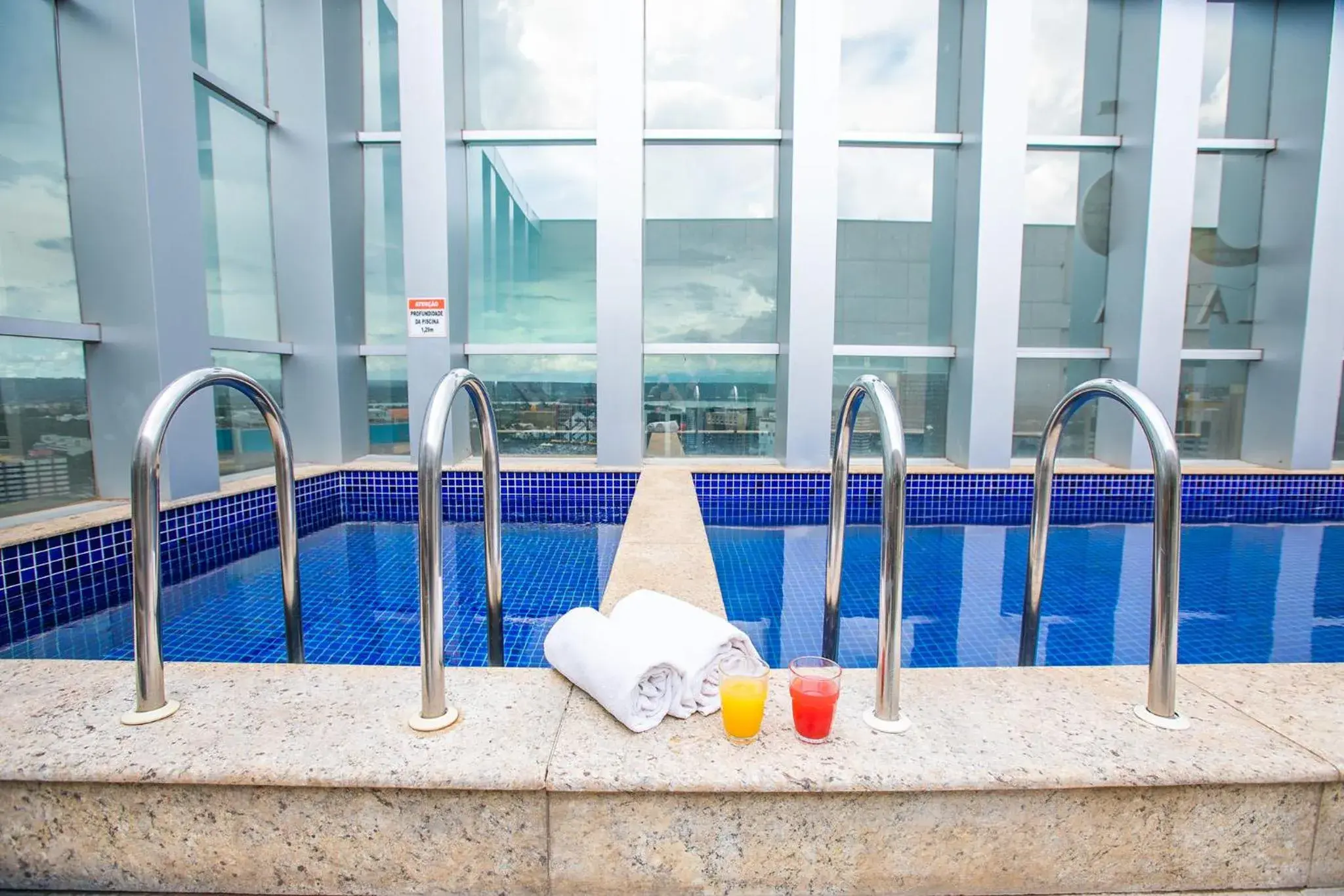 Swimming pool in Hplus Vision Executive Swimming pool in Hplus Vision Executive