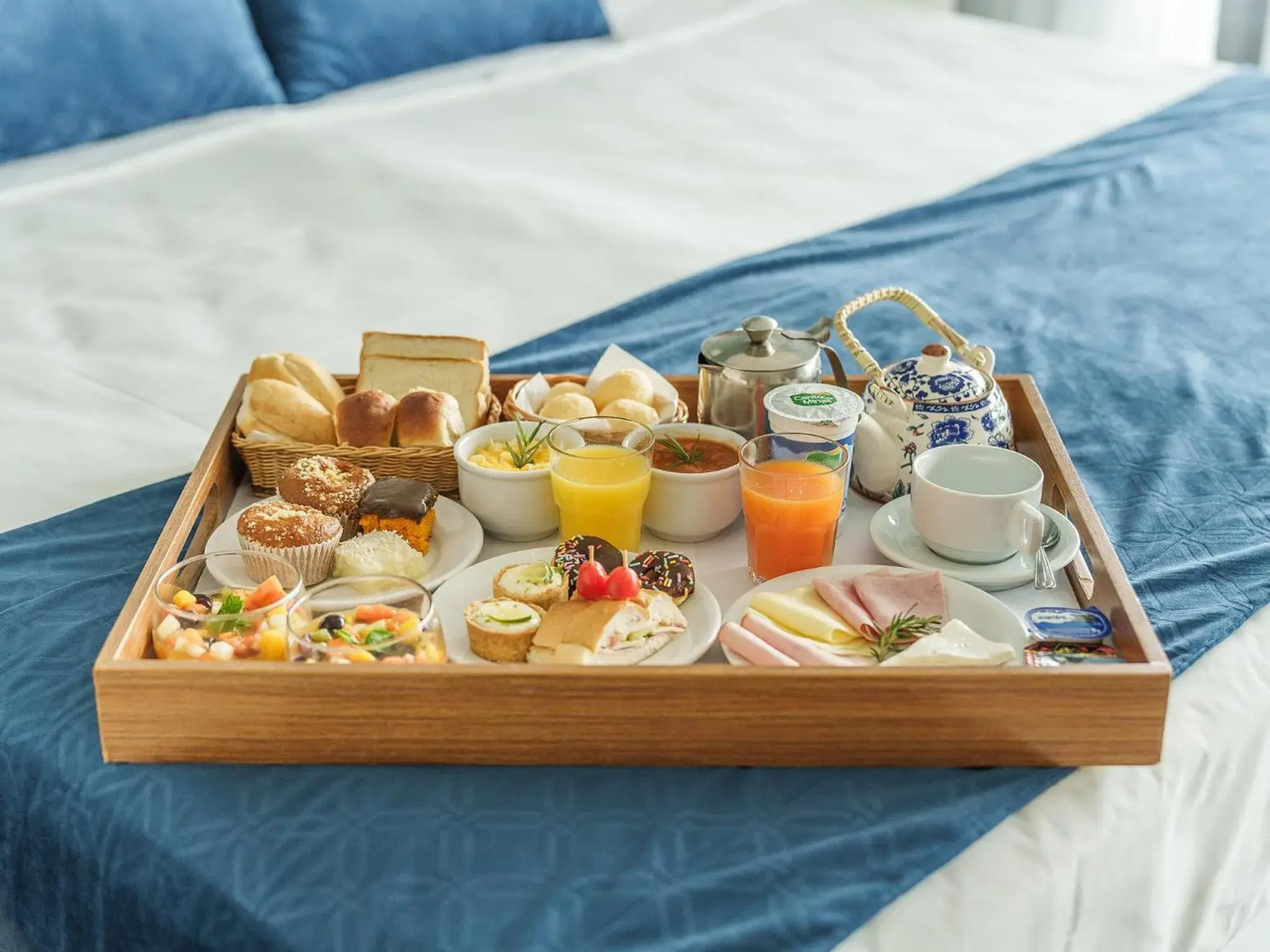 Bedroom, Bed in Hplus Vision Executive Bedroom, Bed in Hplus Vision Executive