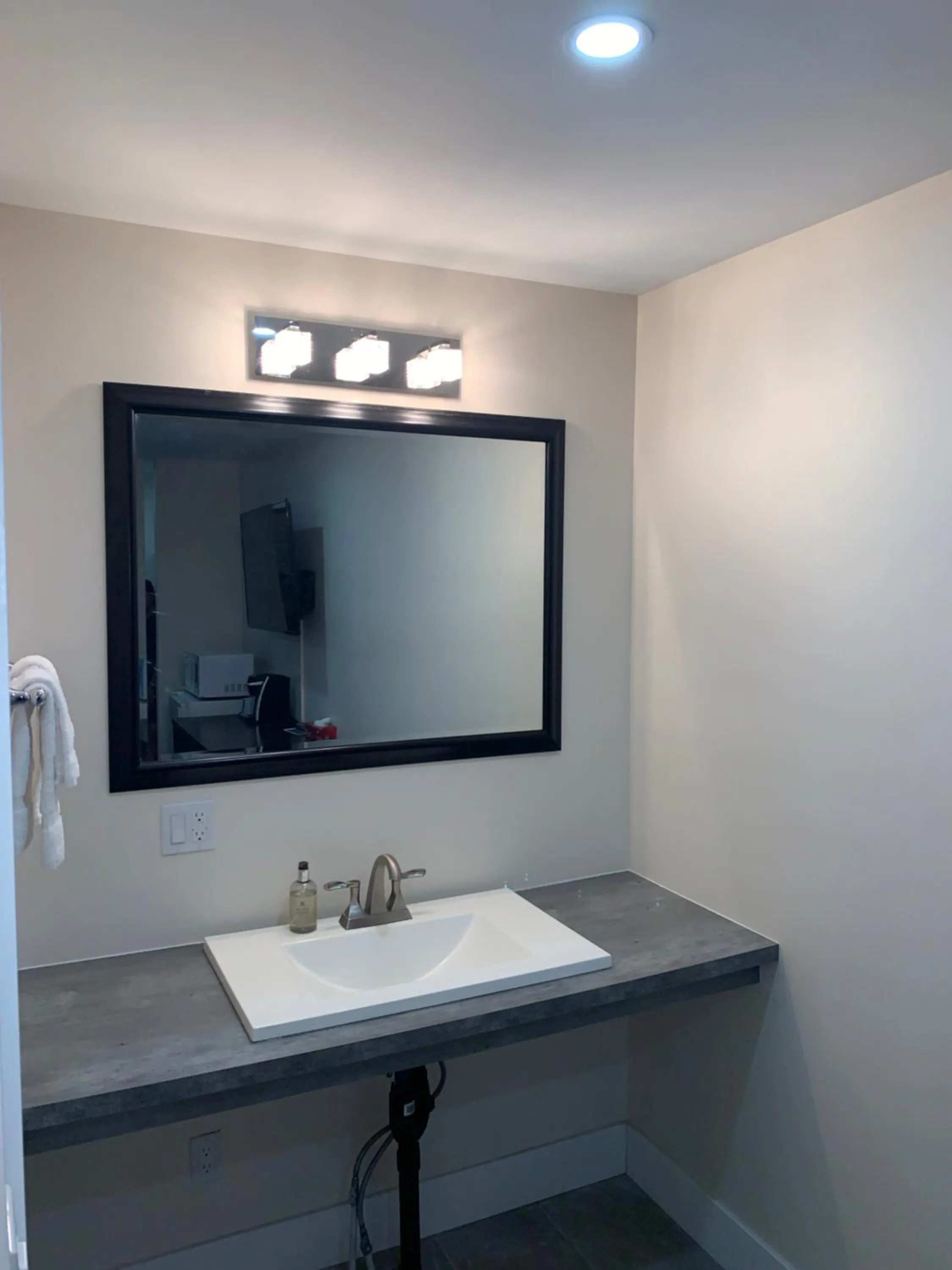 Queen Room in Westport Station Motel