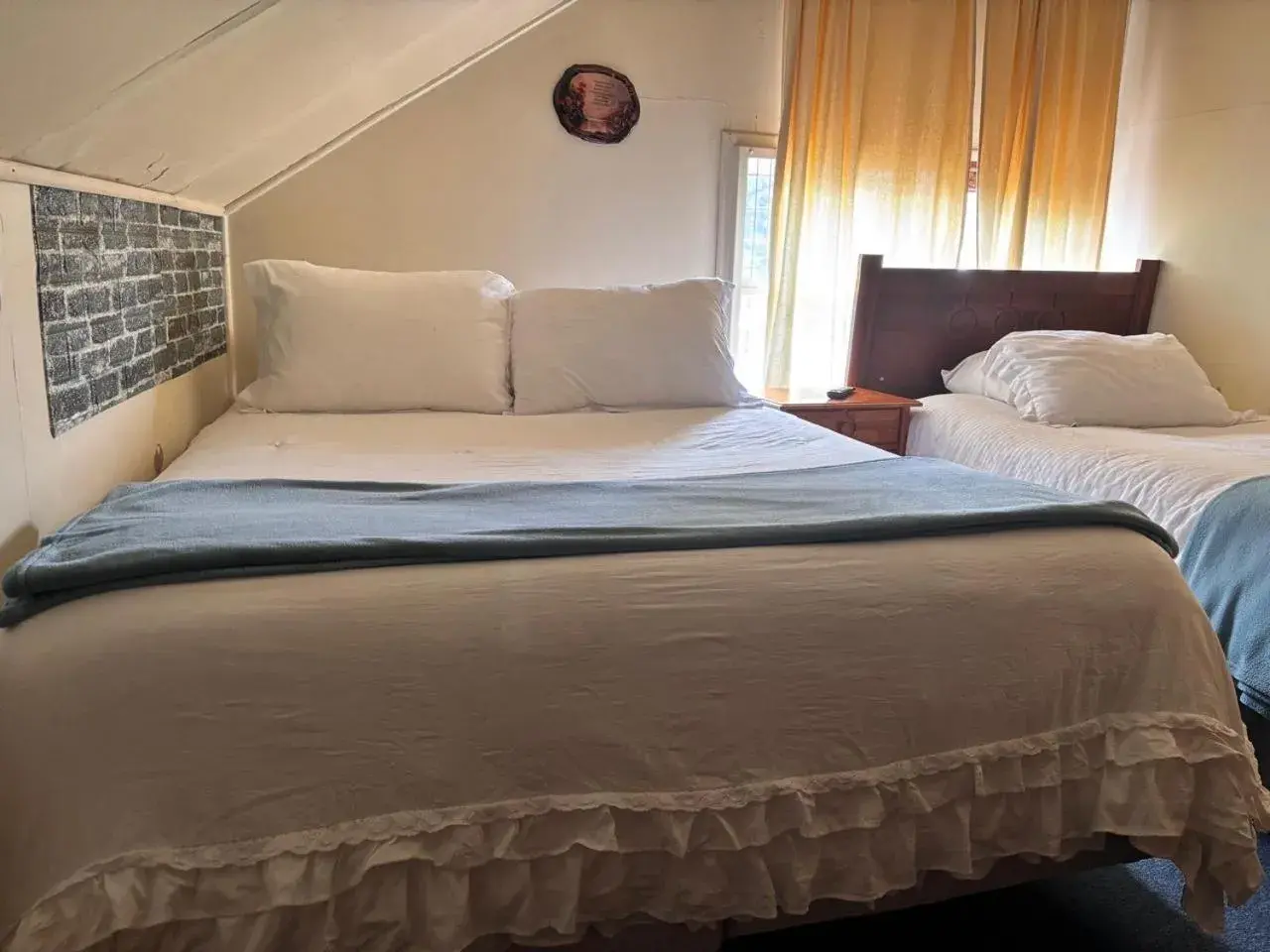 Triple Room with Shared Bathroom in Hostal Dinamarca Triple Room with Shared Bathroom in Hostal Dinamarca