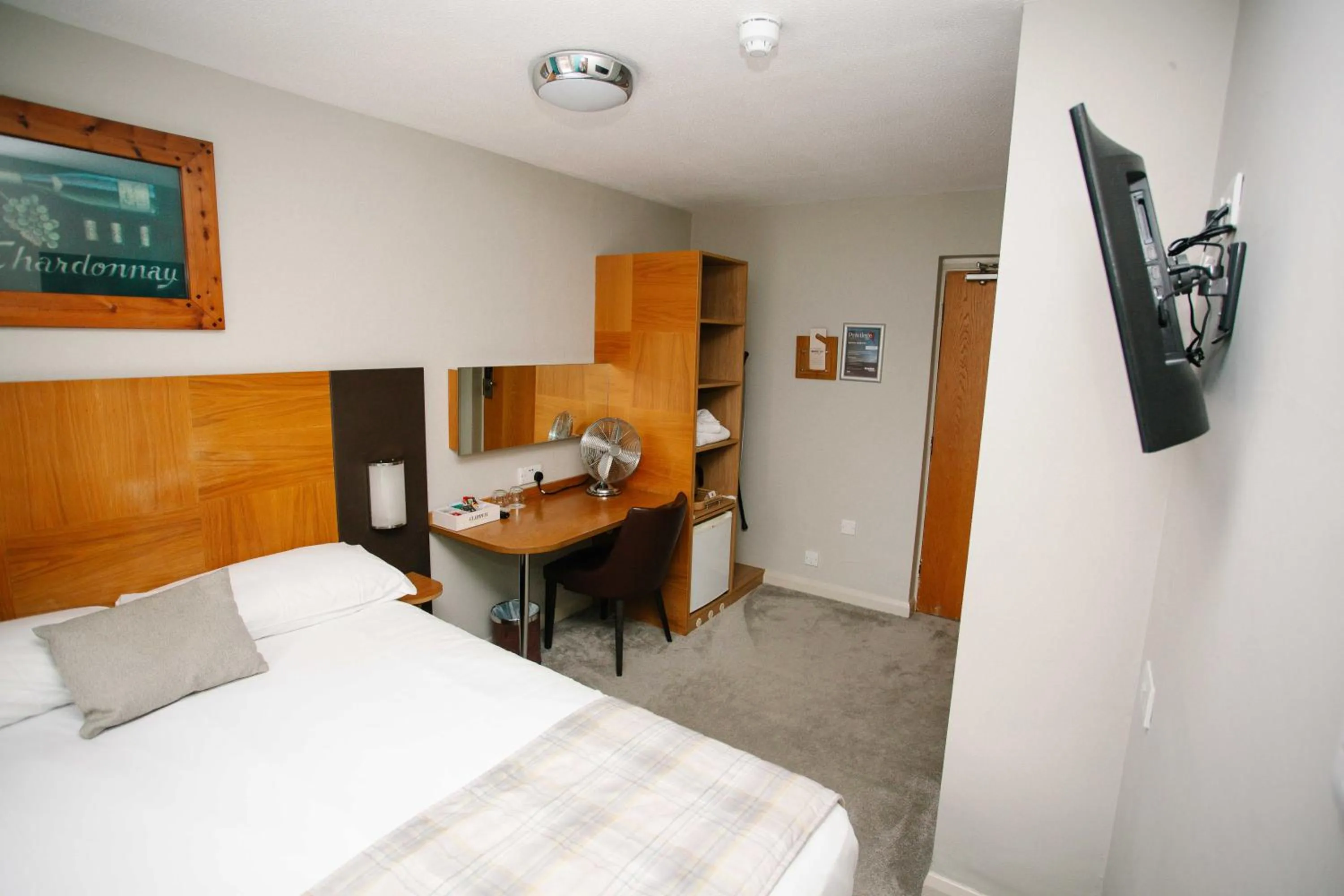 Bedroom, Bed in The Corner House Hotel