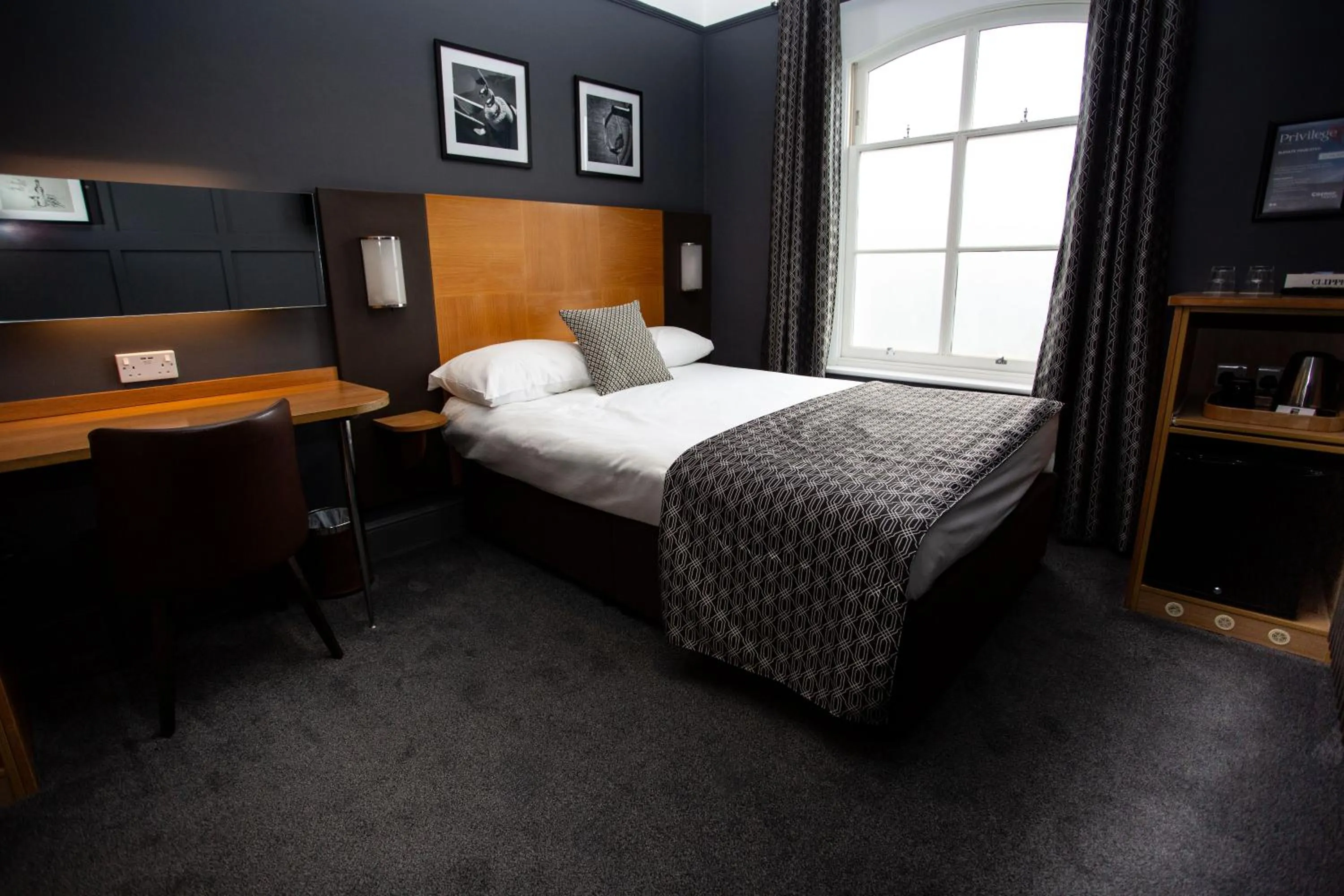 Bedroom, Bed in The Corner House Hotel