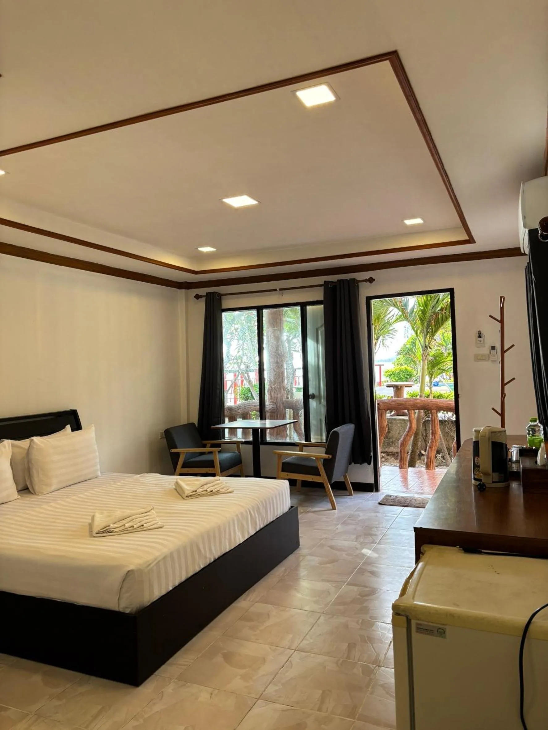 Bedroom, Bed in Friendly Resort