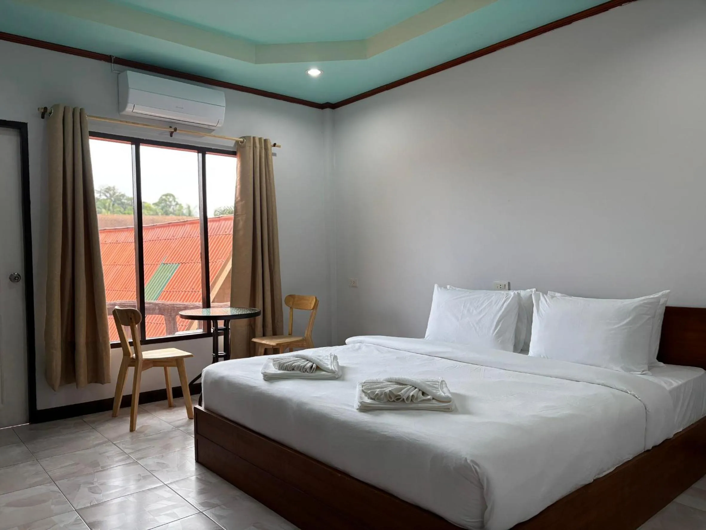 Bedroom, Bed in Friendly Resort