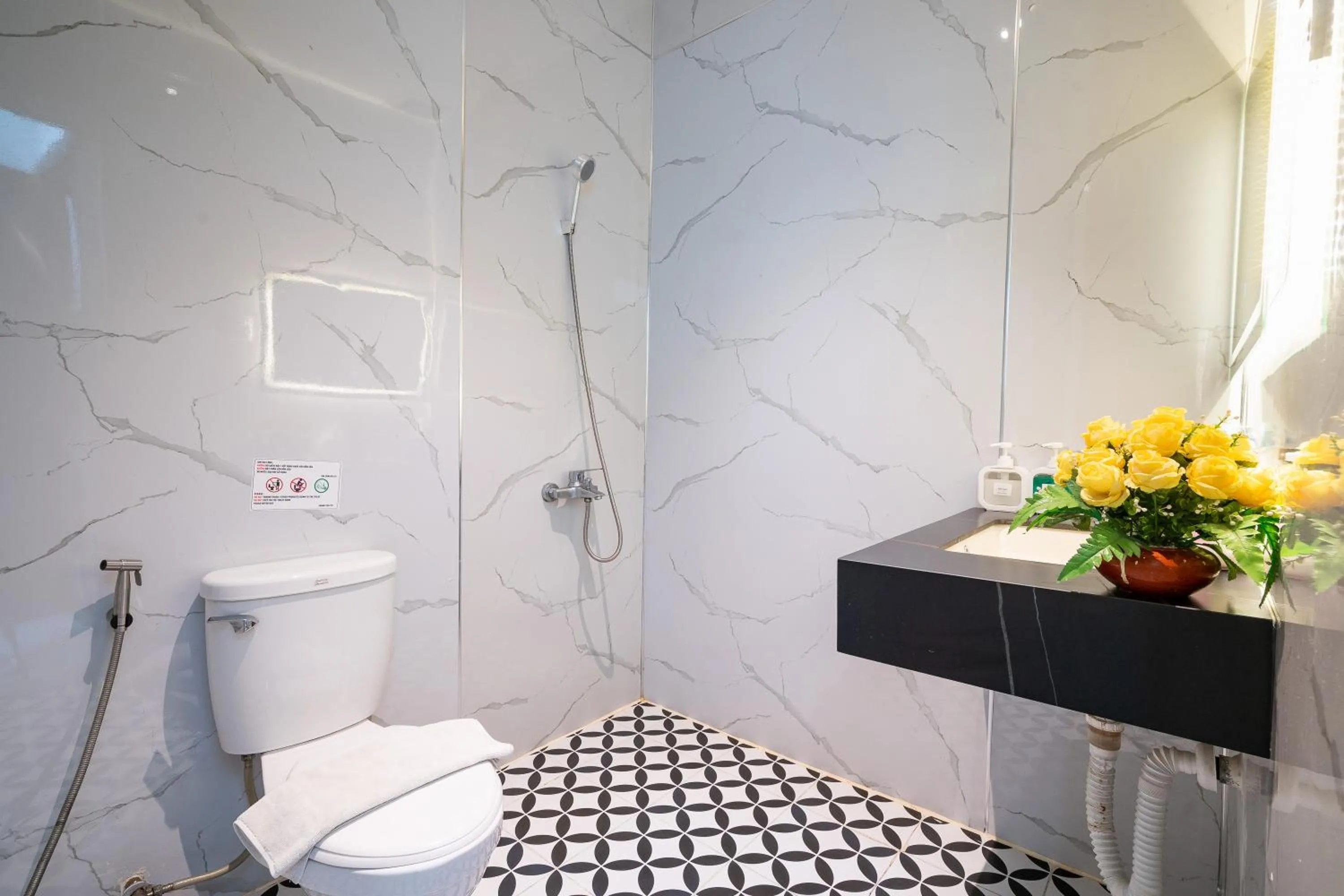 Bathroom in Nicecy Daily - Yersin Street