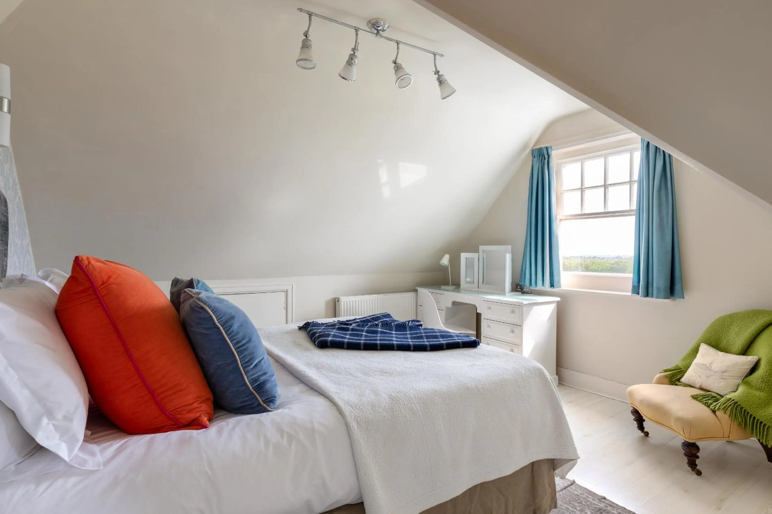 Bed in The Lookout Rye