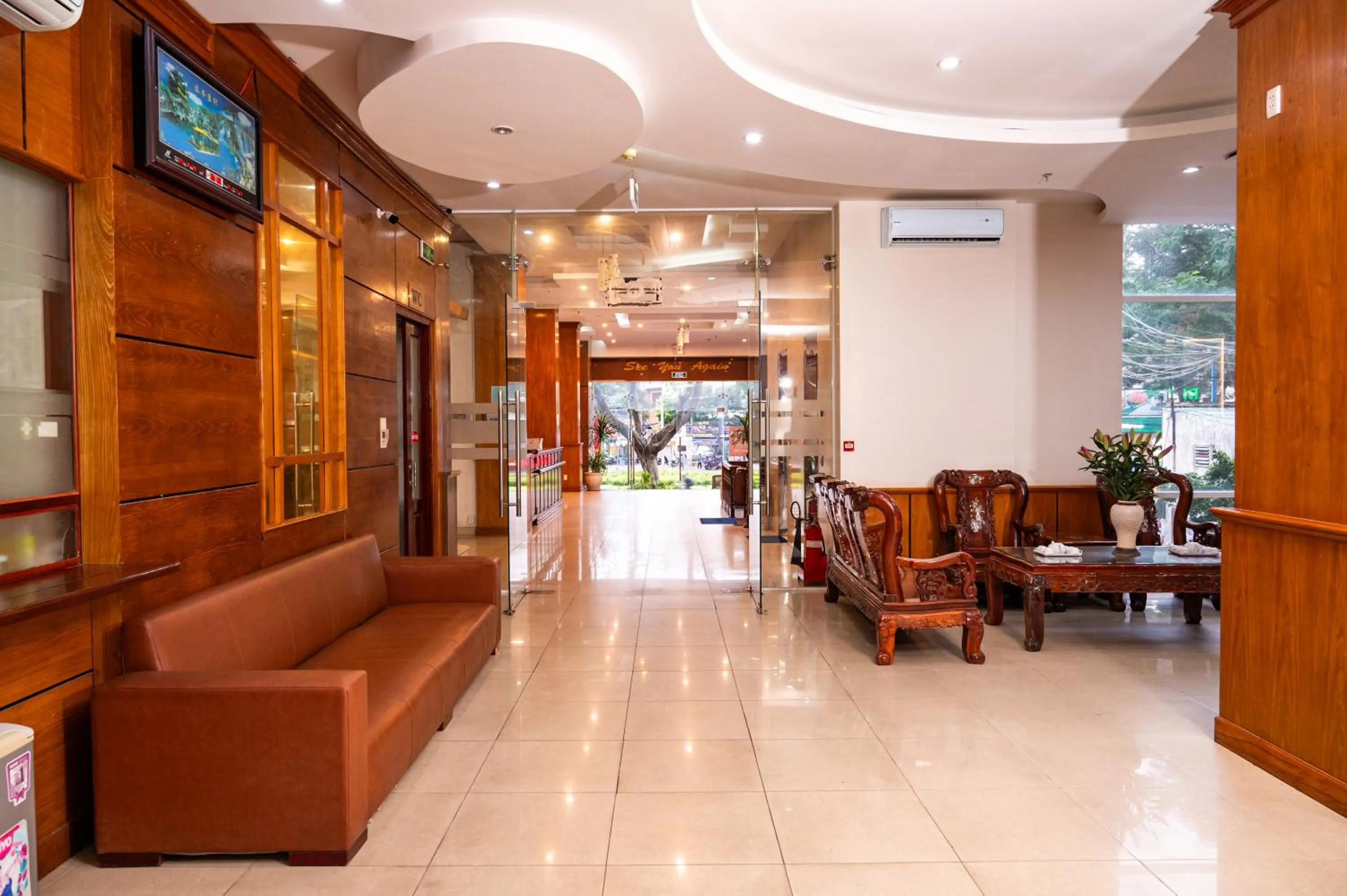 Restaurant/places to eat in BIG Hotel Vung Tau - 5-Min Walking to Back Beach