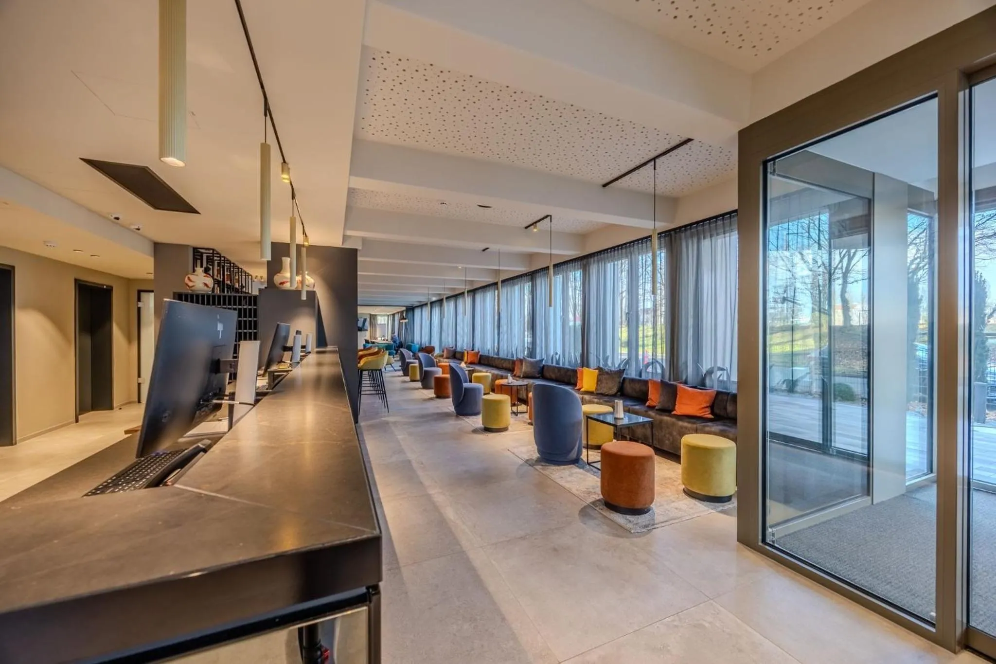 Lobby or reception in East Five Hotel Frankfurt Offenbach