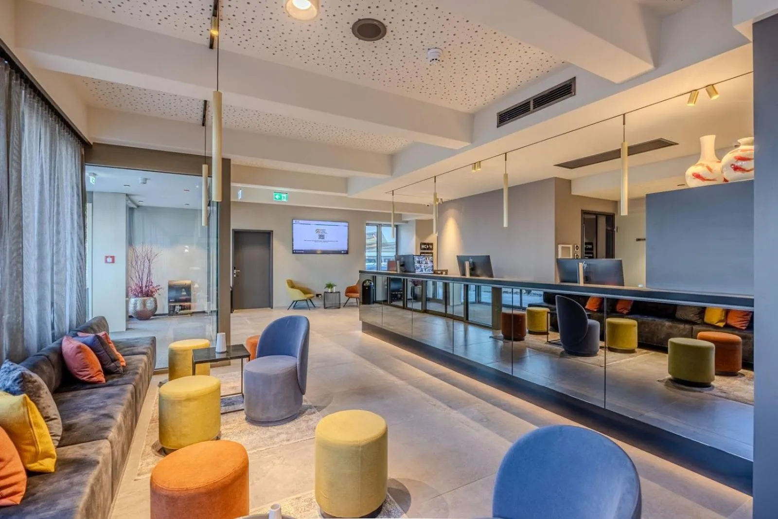 Lobby or reception in East Five Hotel Frankfurt Offenbach