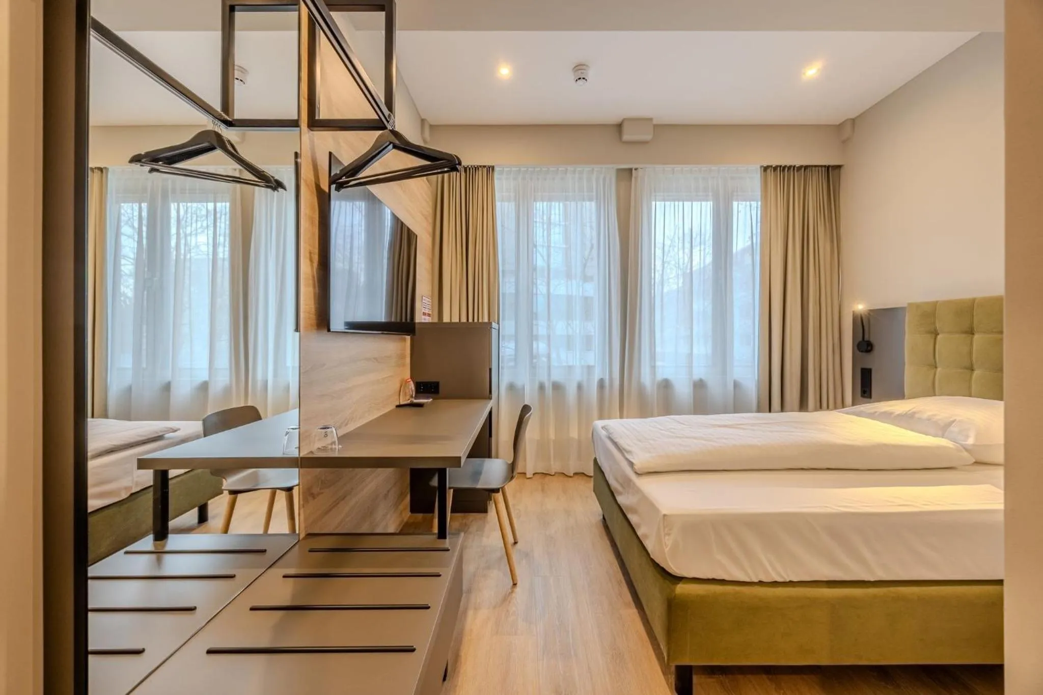 Photo of the whole room, Bed in East Five Hotel Frankfurt Offenbach