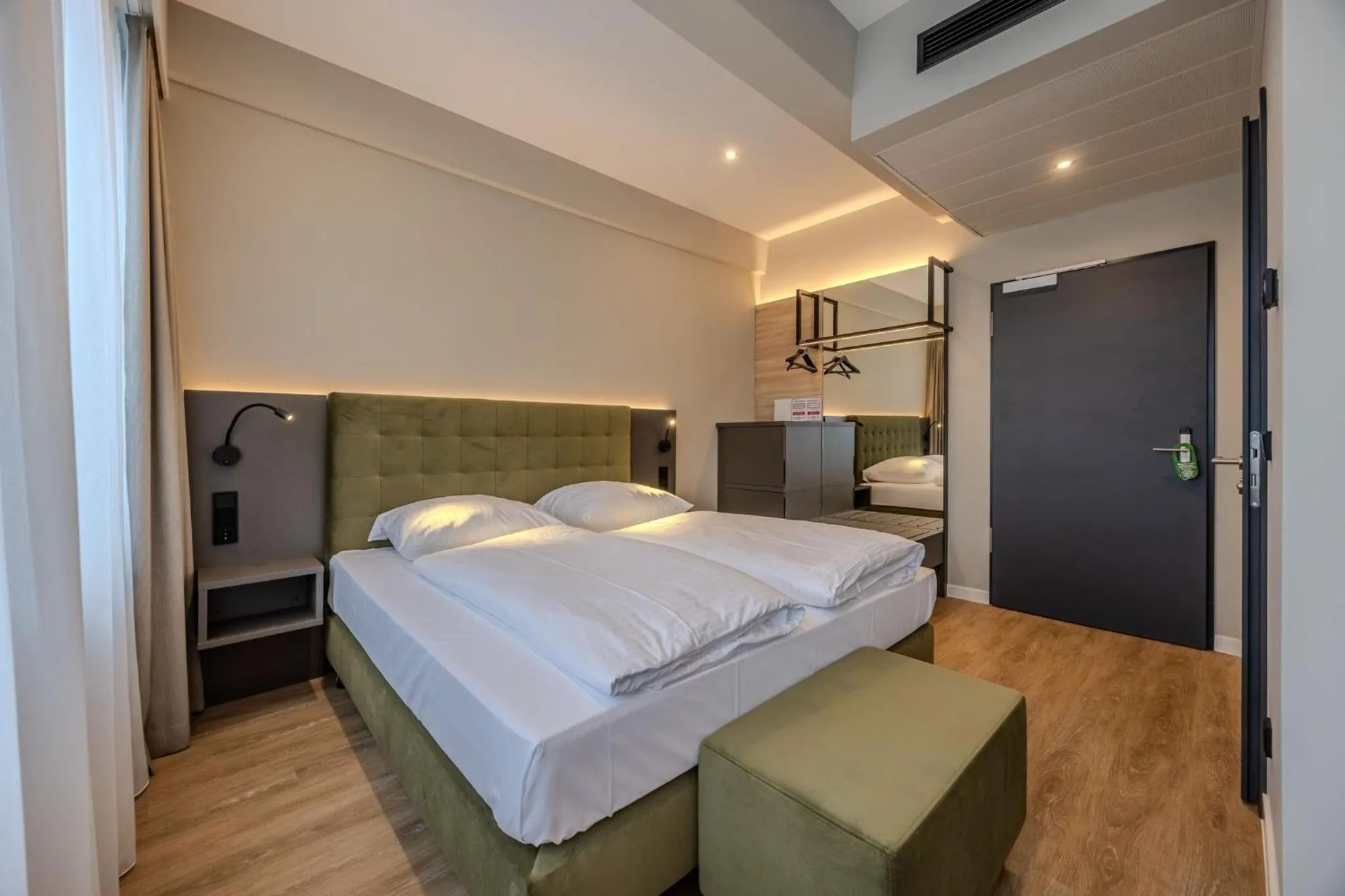 Photo of the whole room, Bed in East Five Hotel Frankfurt Offenbach