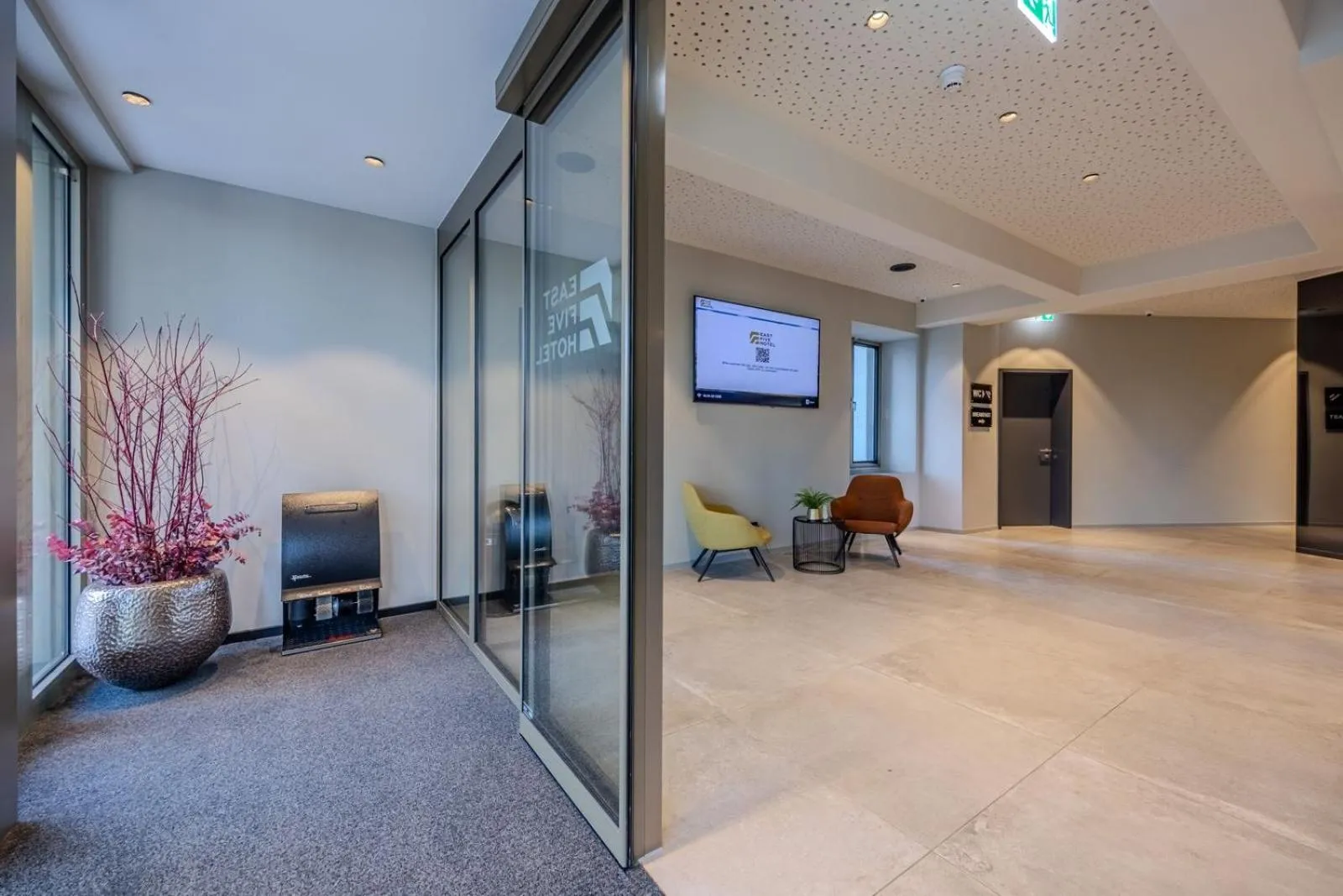 Lobby or reception in East Five Hotel Frankfurt Offenbach