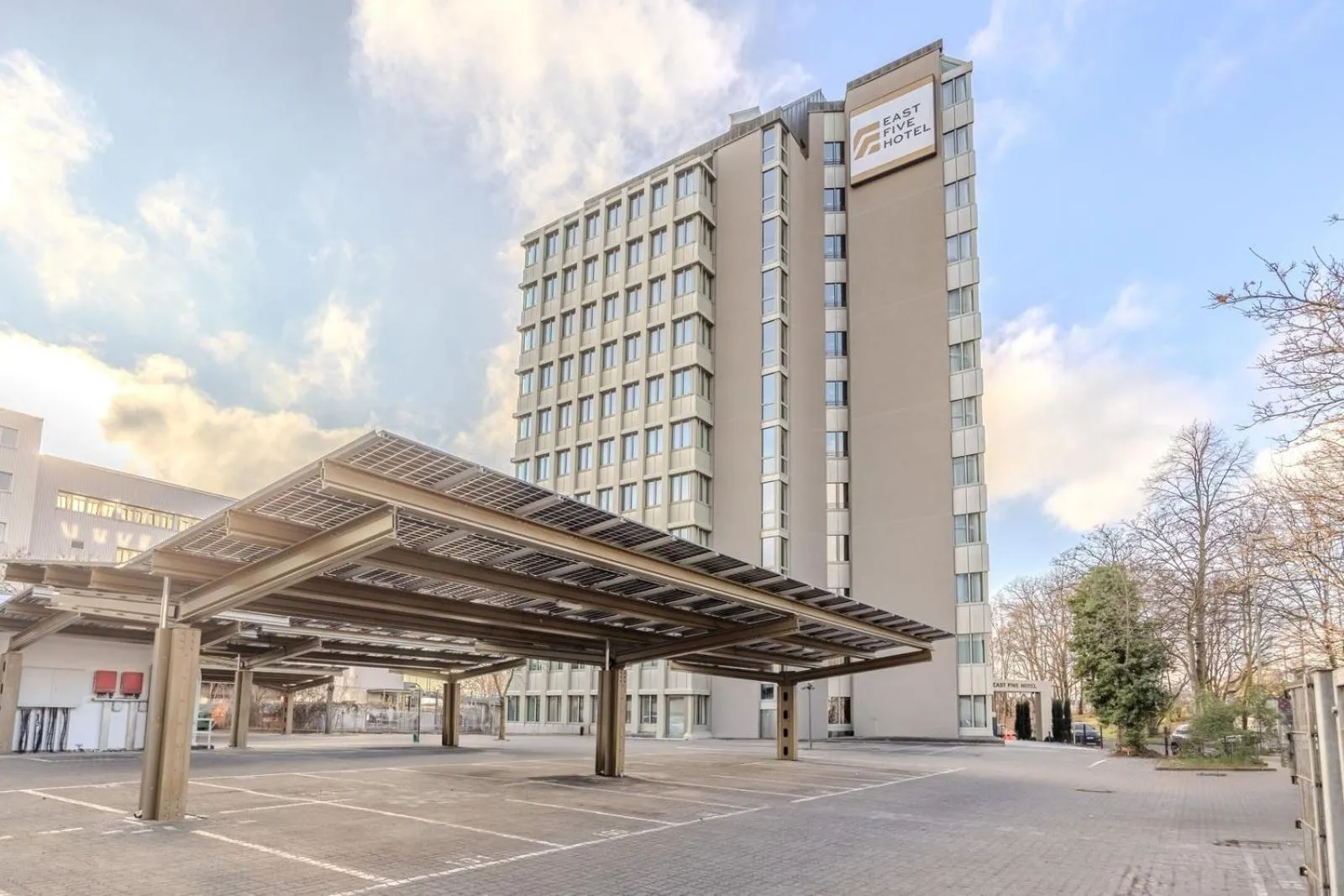 Property building in East Five Hotel Frankfurt Offenbach