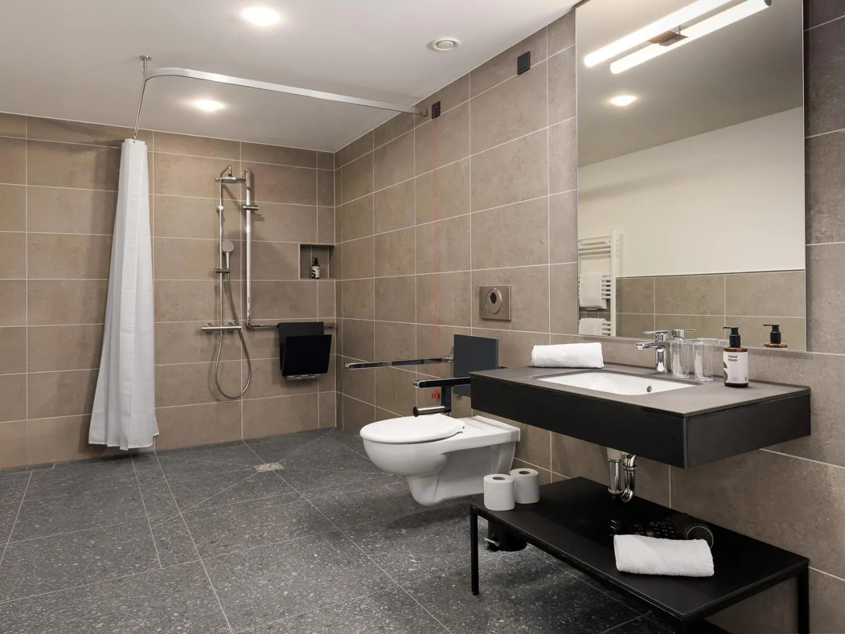 Bathroom in smartments Bielefeld Hauptbahnhof
