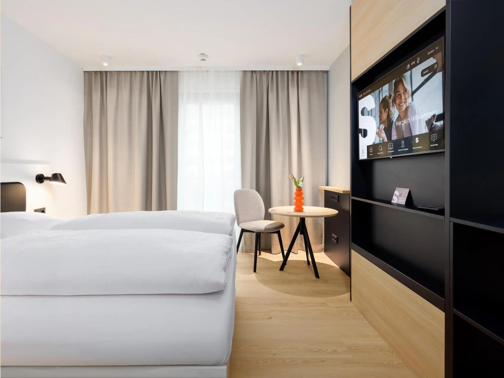 TV and multimedia, Bed in smartments Bielefeld Hauptbahnhof