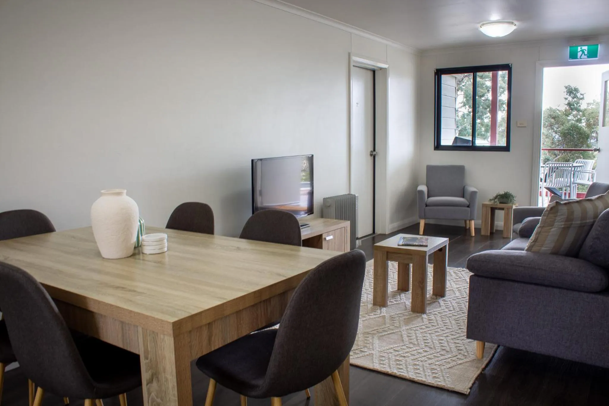 Communal lounge/ TV room in BATHURST GOLDFIELDS MOTEL at 428 CONROD STRAIGHT MOUNT PANORAMA