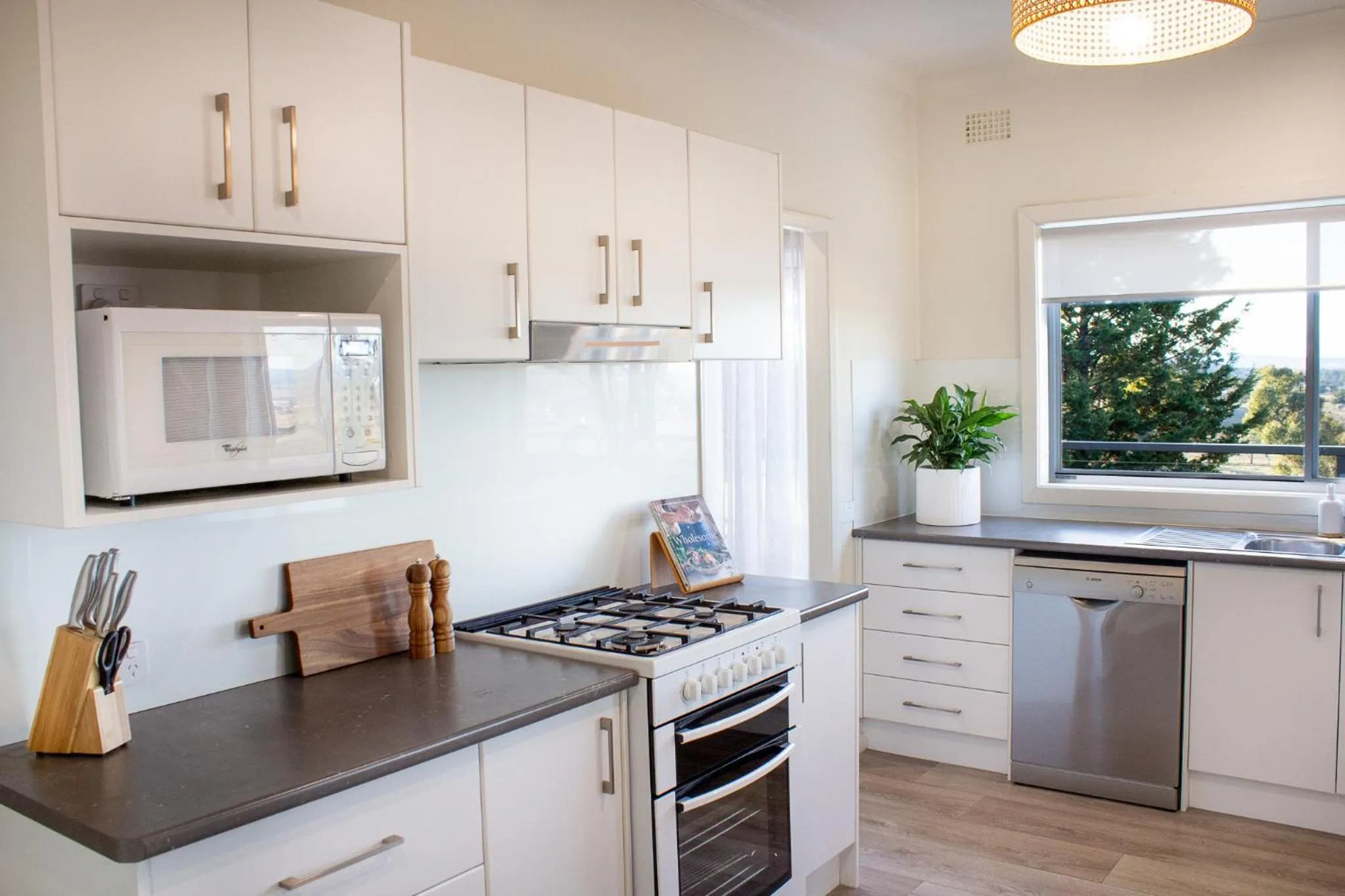 Bathurst Goldfields Resort - Conrod Straight, Mount Panorama